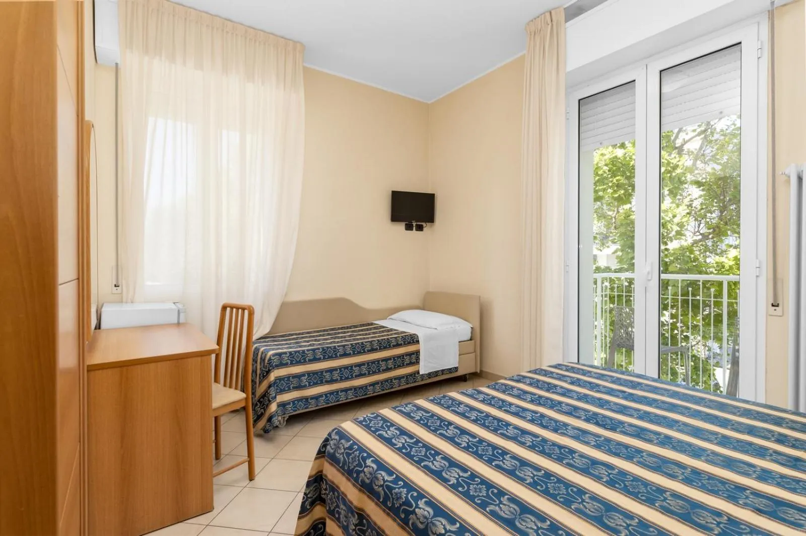 Photo of the whole room, Bed in Hotel Bridge