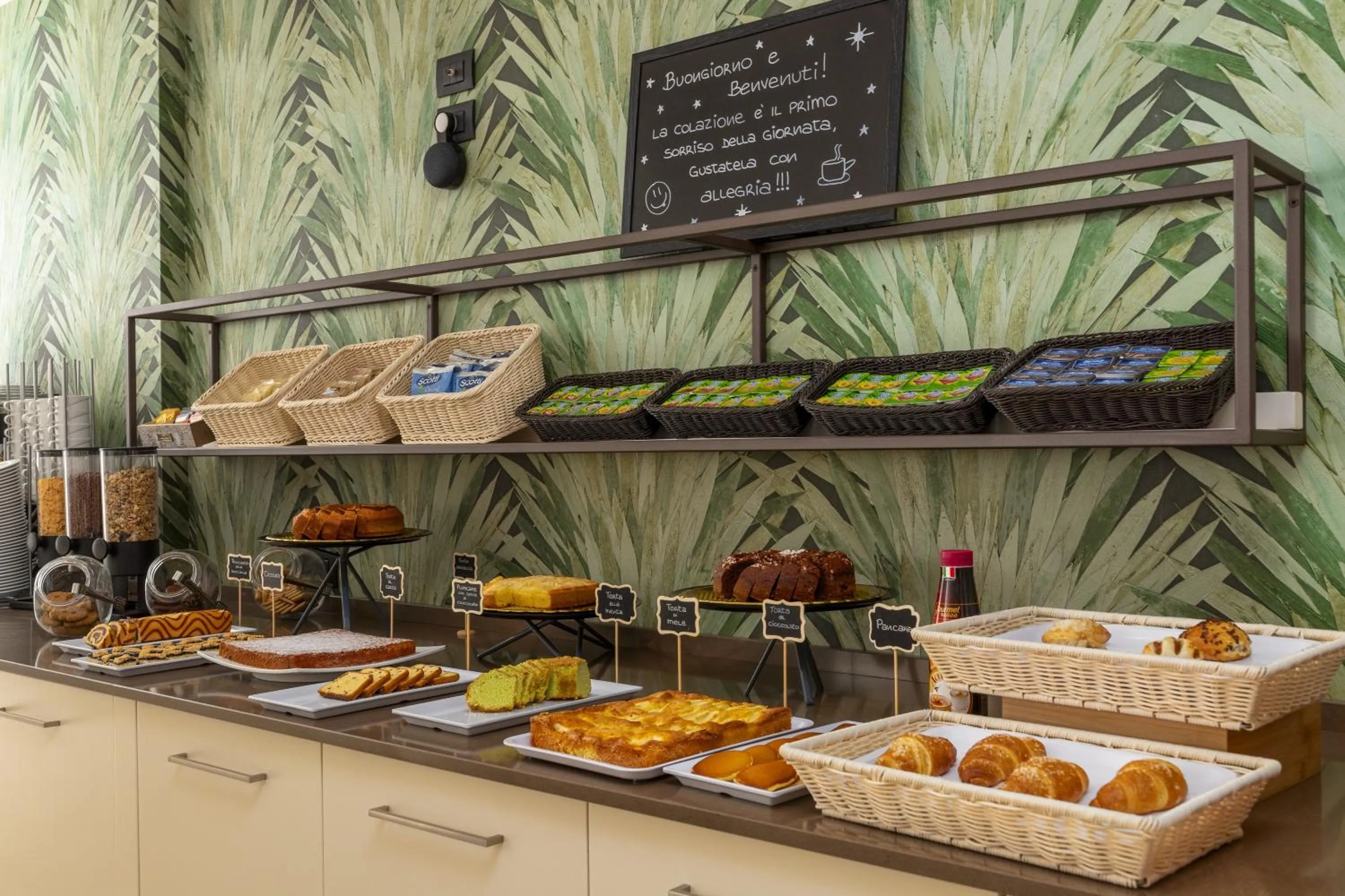 Breakfast in Hotel Bridge