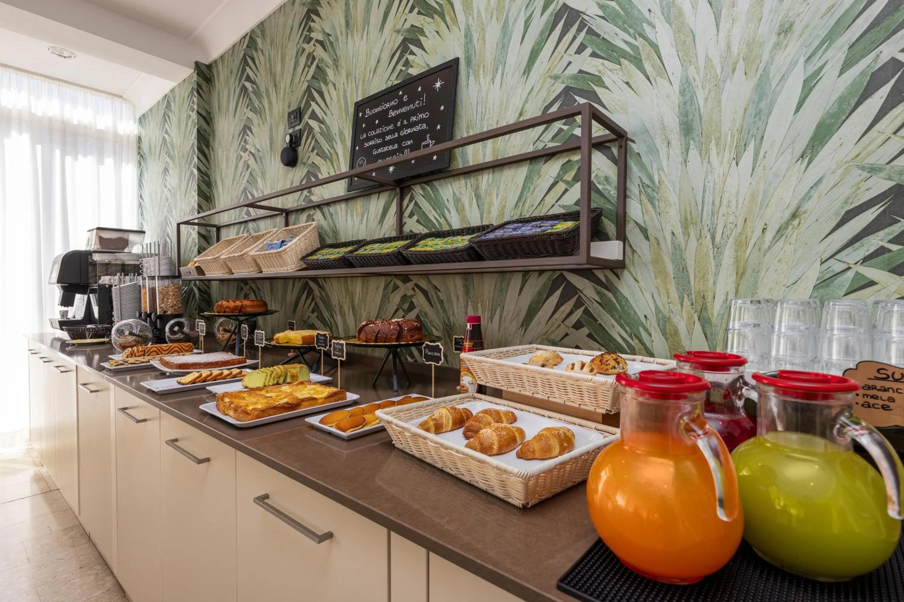 Breakfast in Hotel Bridge