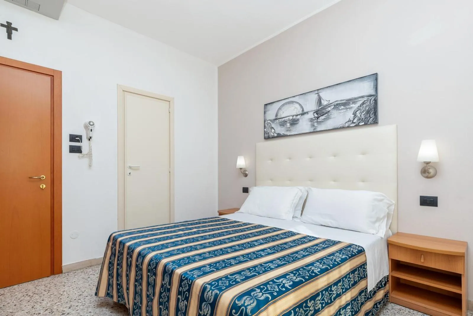 Photo of the whole room, Bed in Hotel Bridge