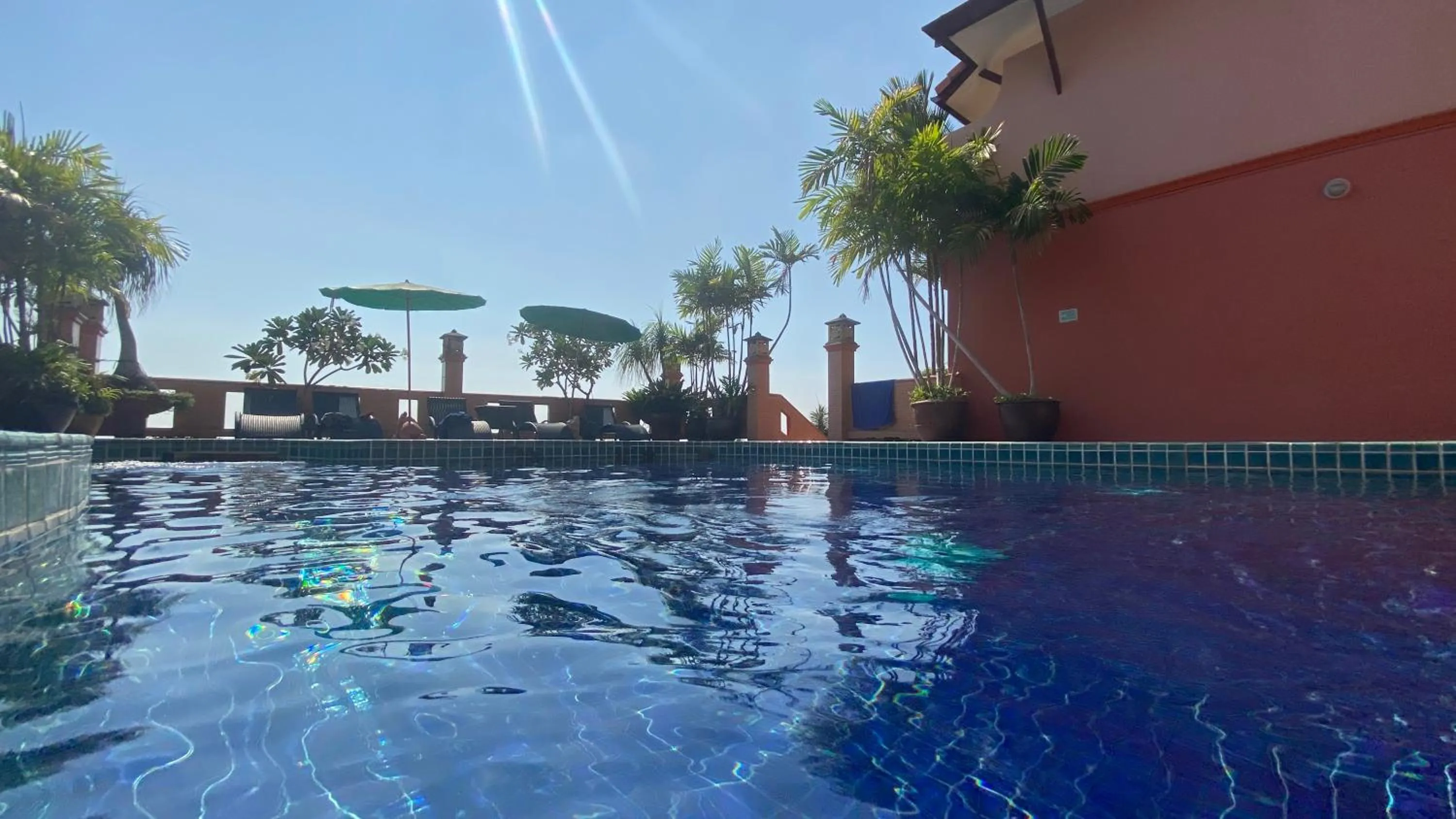 Swimming pool in Baan Kongdee Sunset Resort Kata