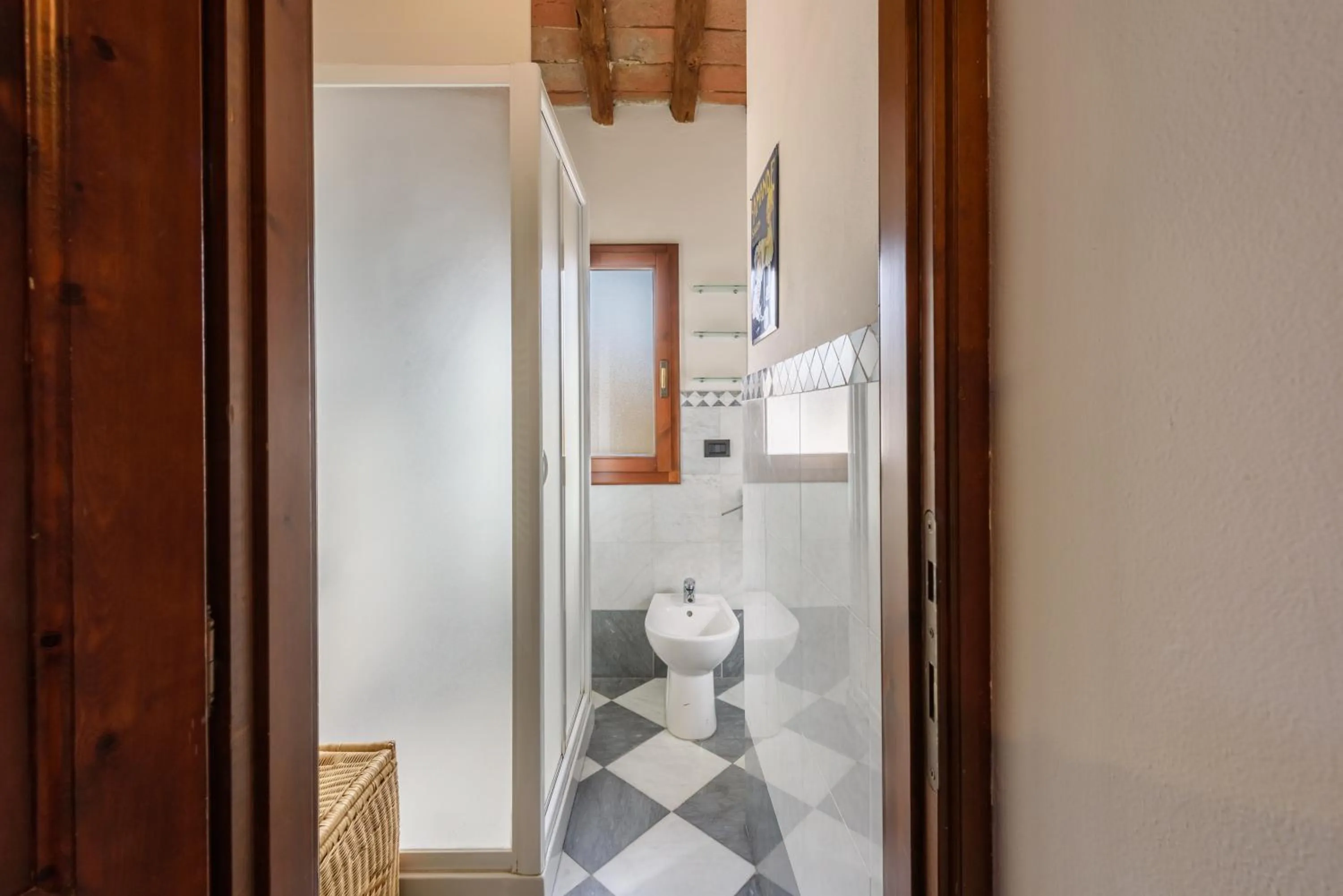 Shower in Una finestra sulle Cappelle Medicee by Mmega