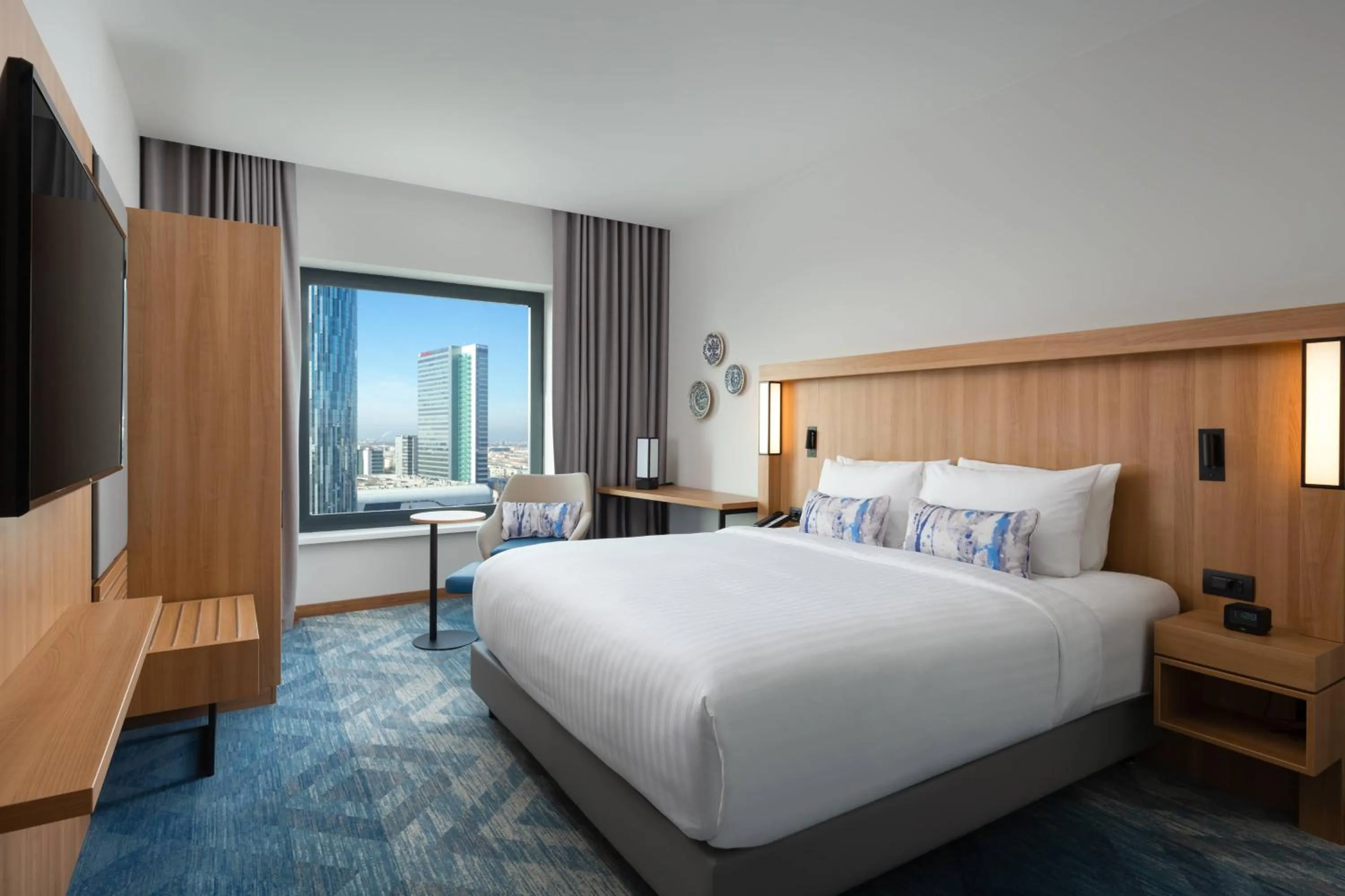 Photo of the whole room, Bed in Courtyard by Marriott Bucharest Floreasca