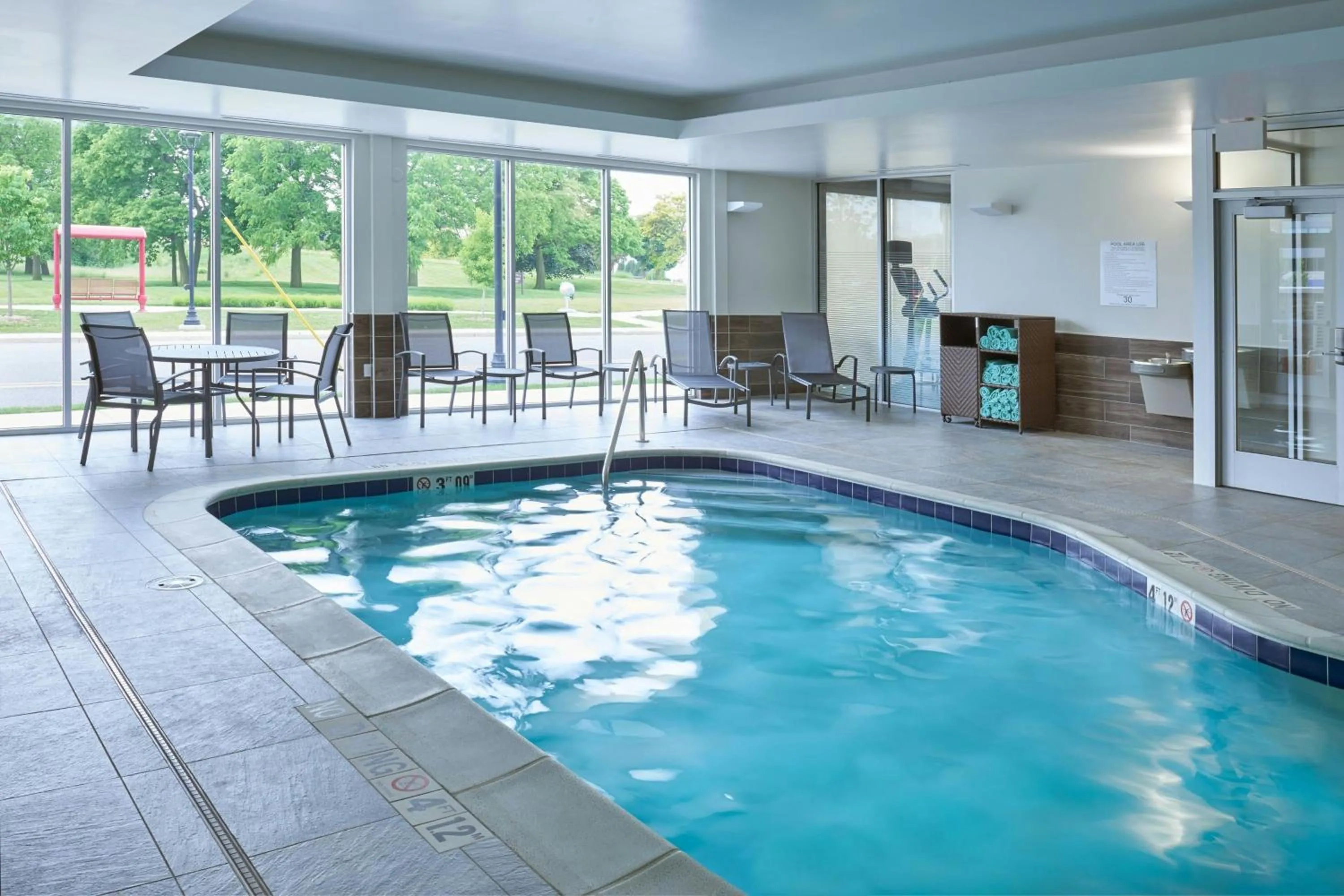 Swimming pool in Fairfield Inn & Suites by Marriott Midland