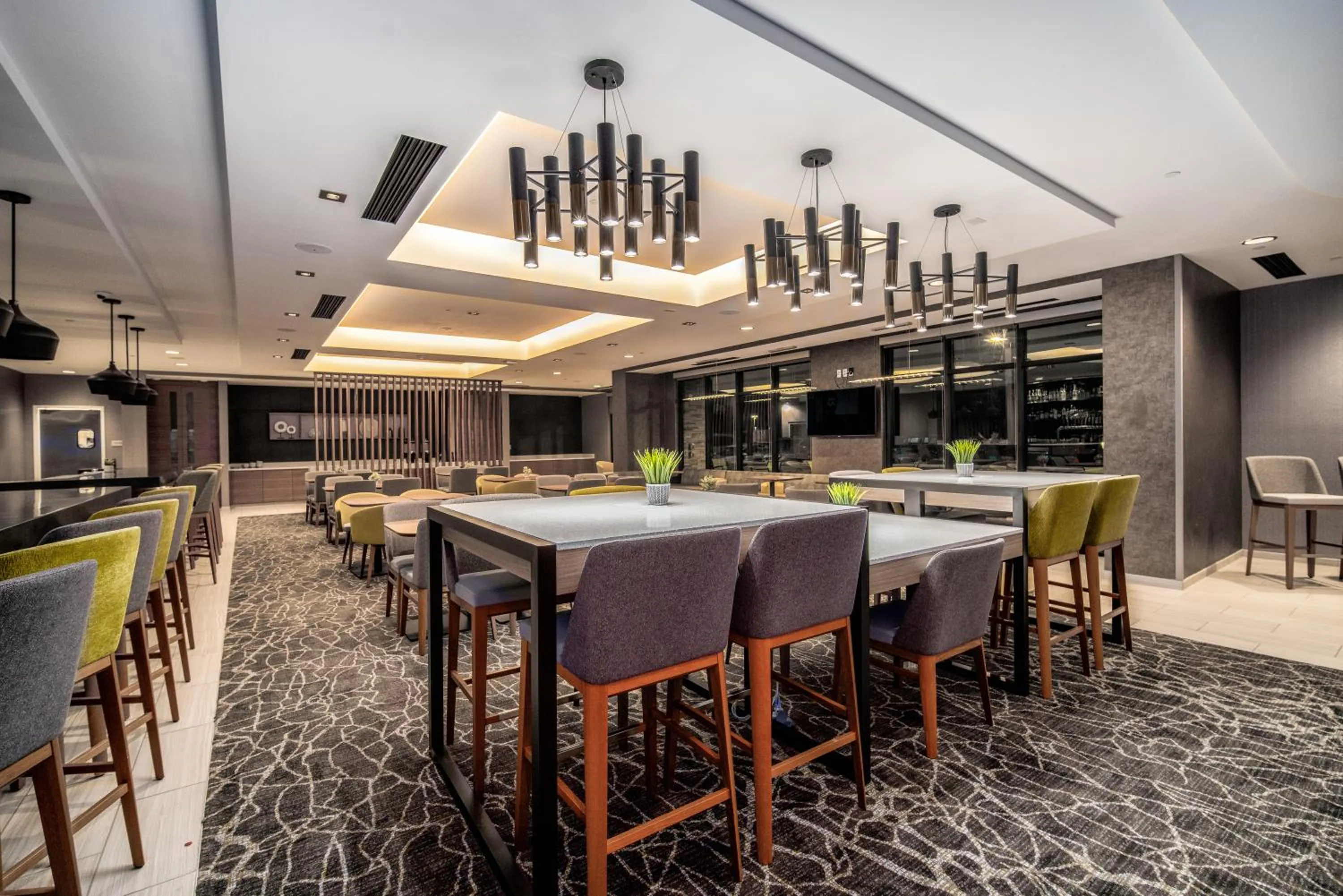 Restaurant/places to eat in SpringHill Suites by Marriott Oakland Airport