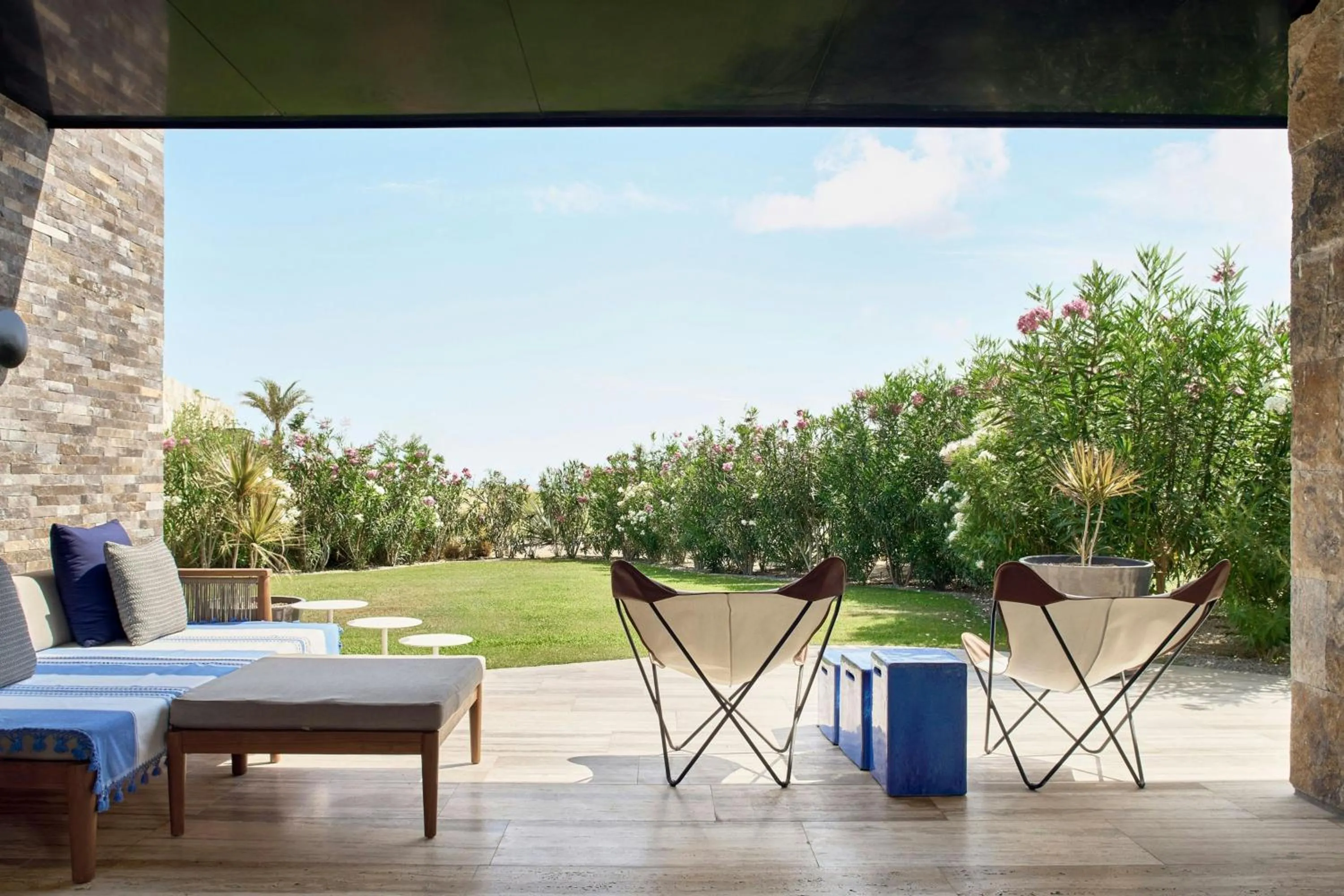 Lounge or bar in Zadun Los Cabos, a Ritz-Carlton Reserve