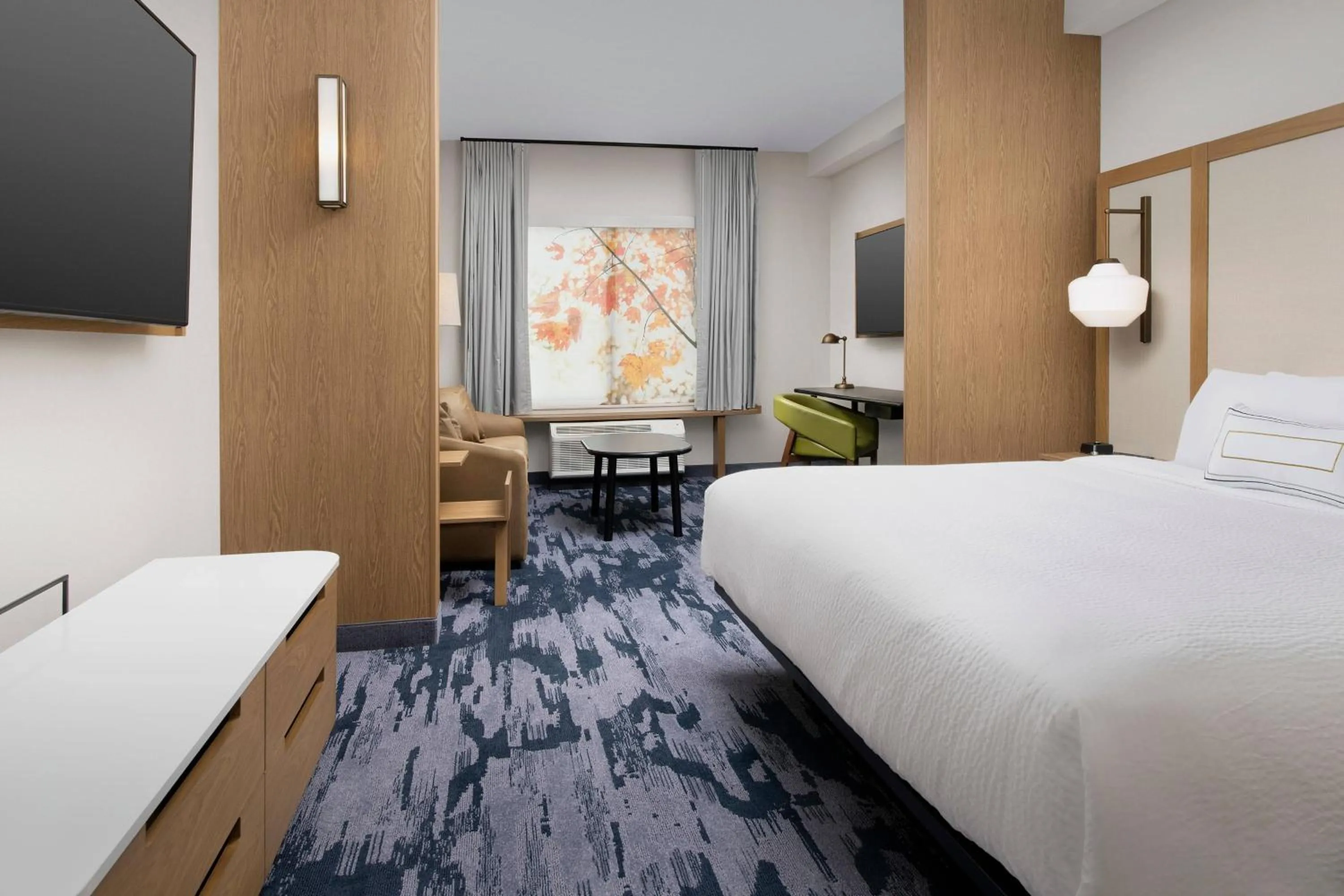 Photo of the whole room, Bed in Fairfield Inn & Suites by Marriott Knoxville Lenoir City/I-75