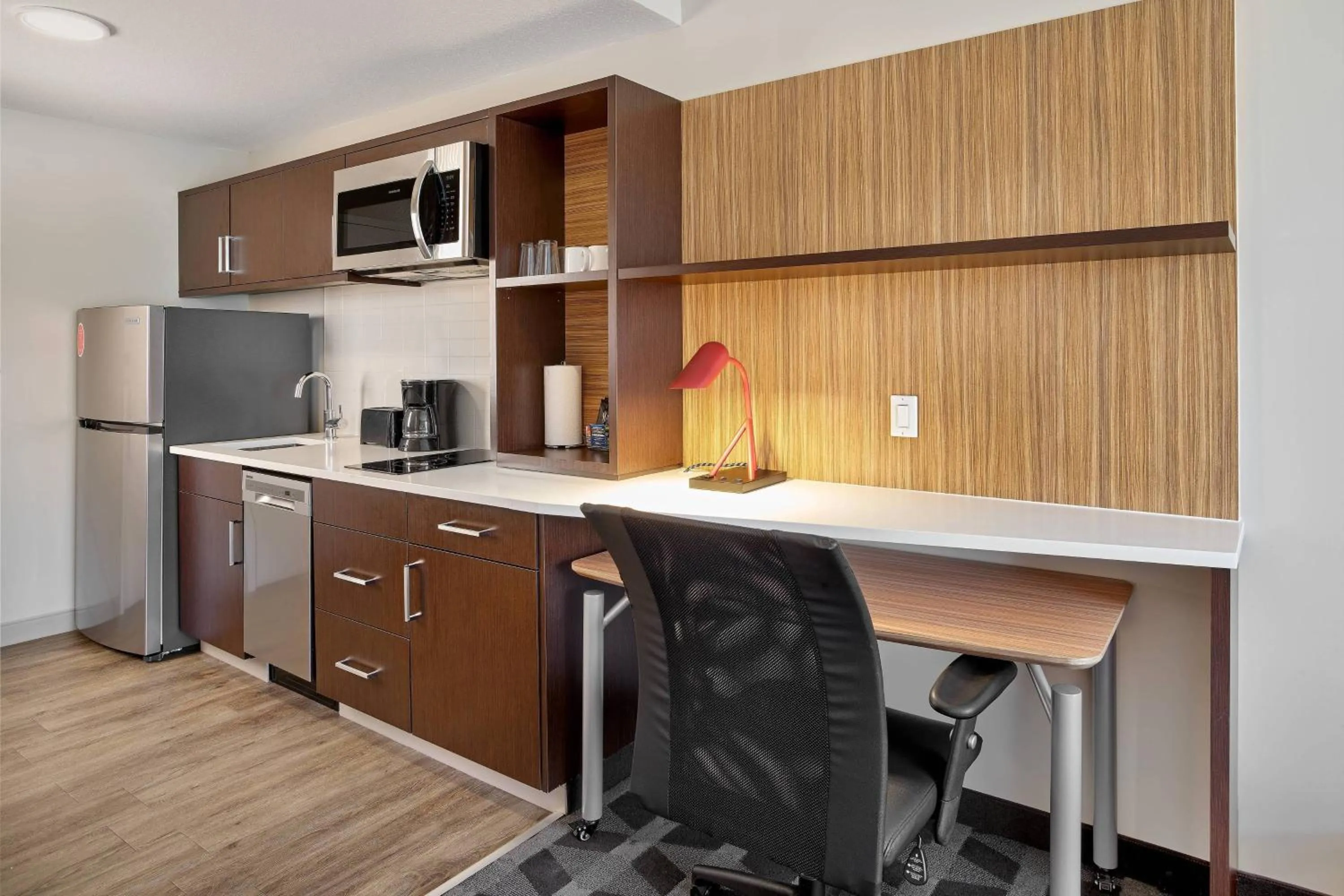 Kitchen or kitchenette in TownePlace Suites by Marriott Edmonton Sherwood Park