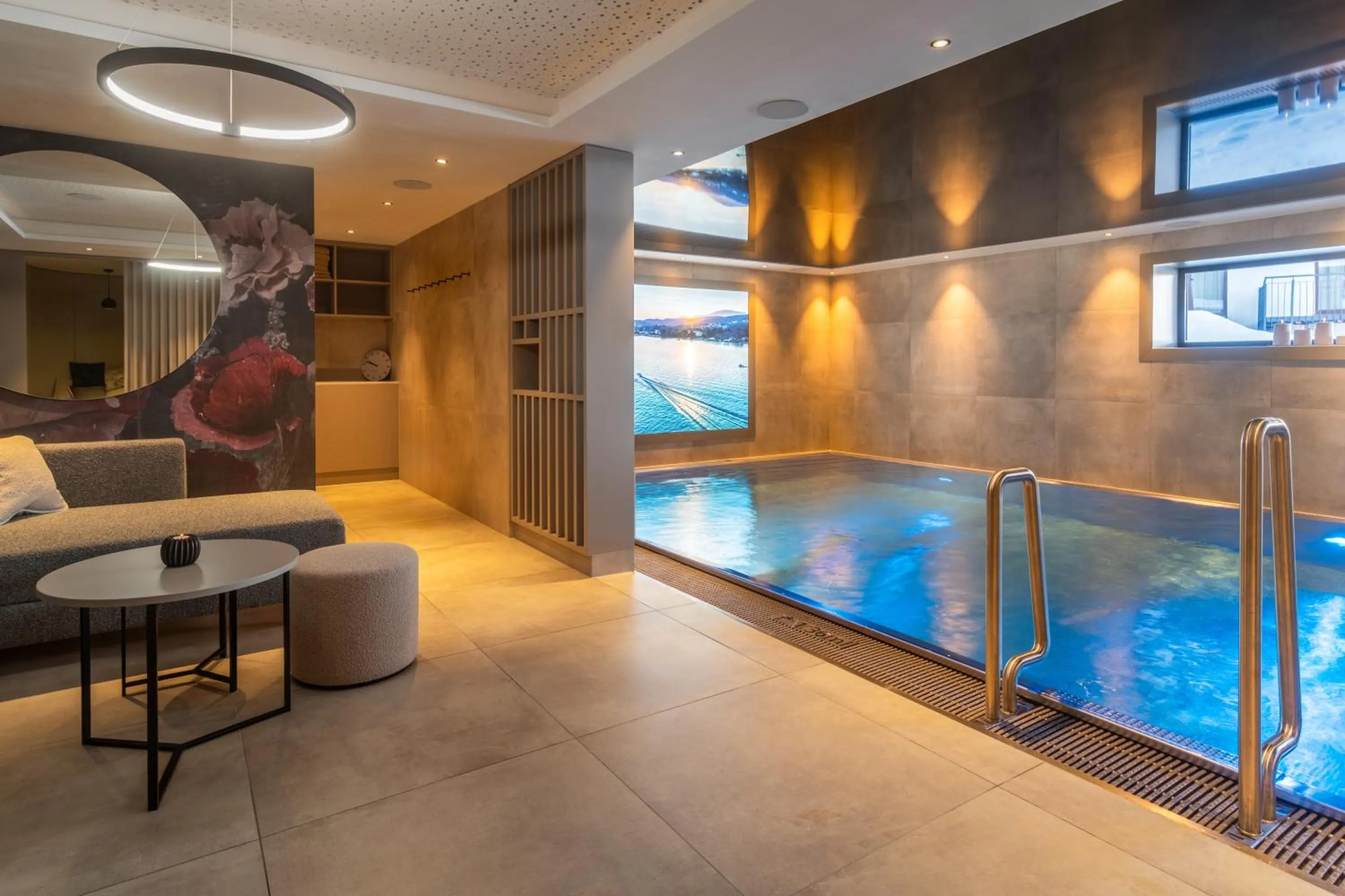 Swimming pool in Hotel Bergkristall Oberlech