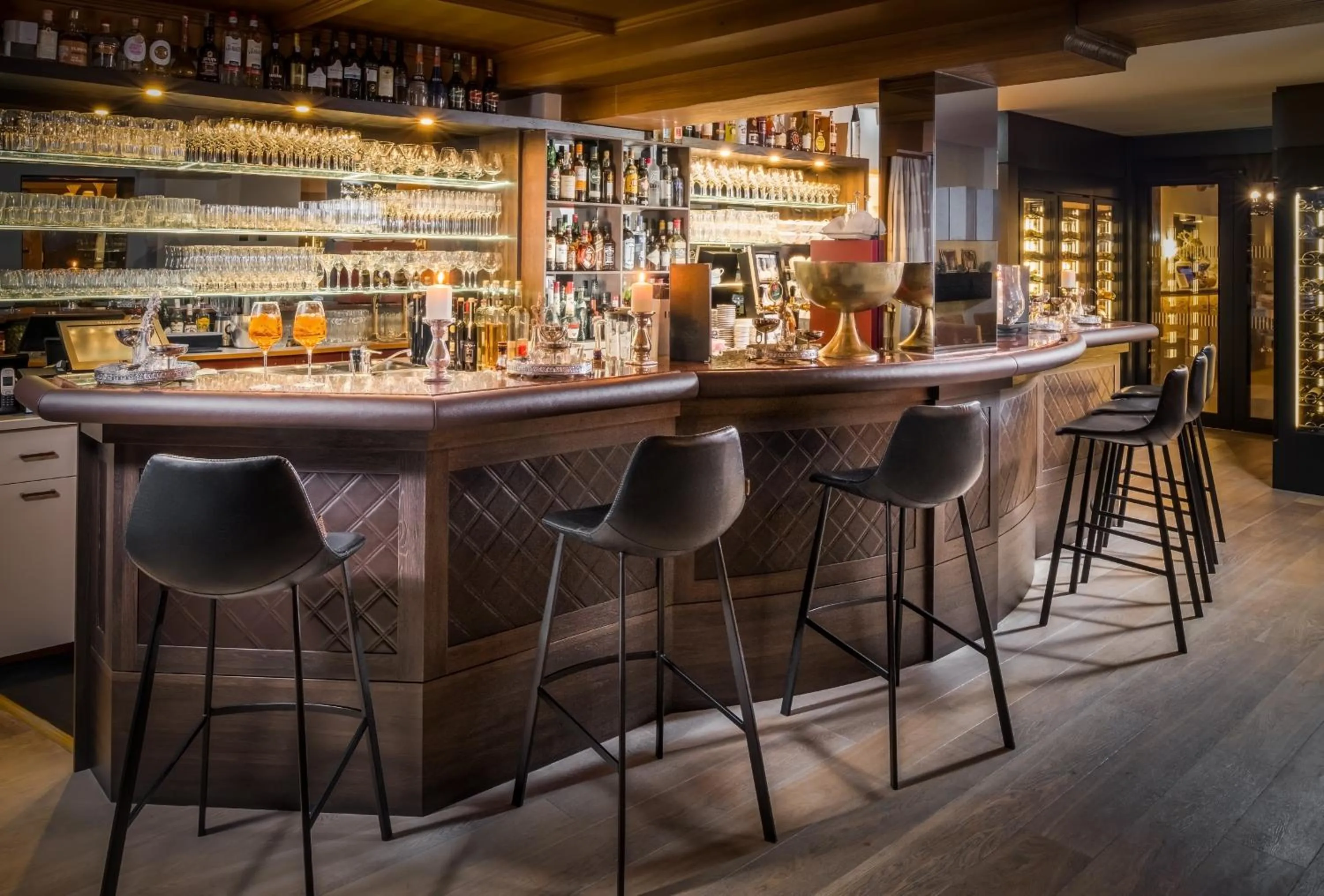 Lounge or bar in Hotel Bergkristall Oberlech