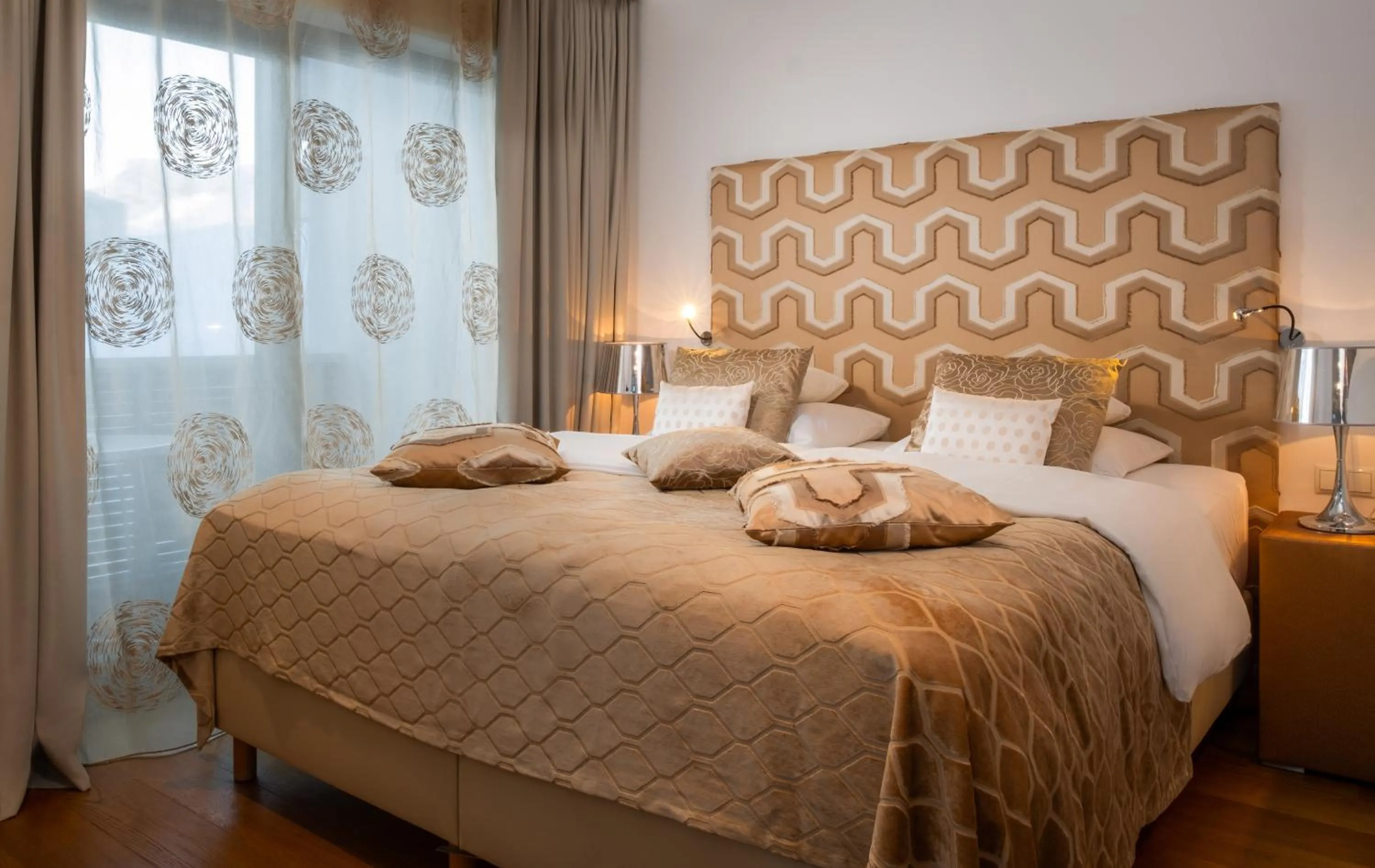 Bedroom, Bed in Hotel Bergkristall Oberlech