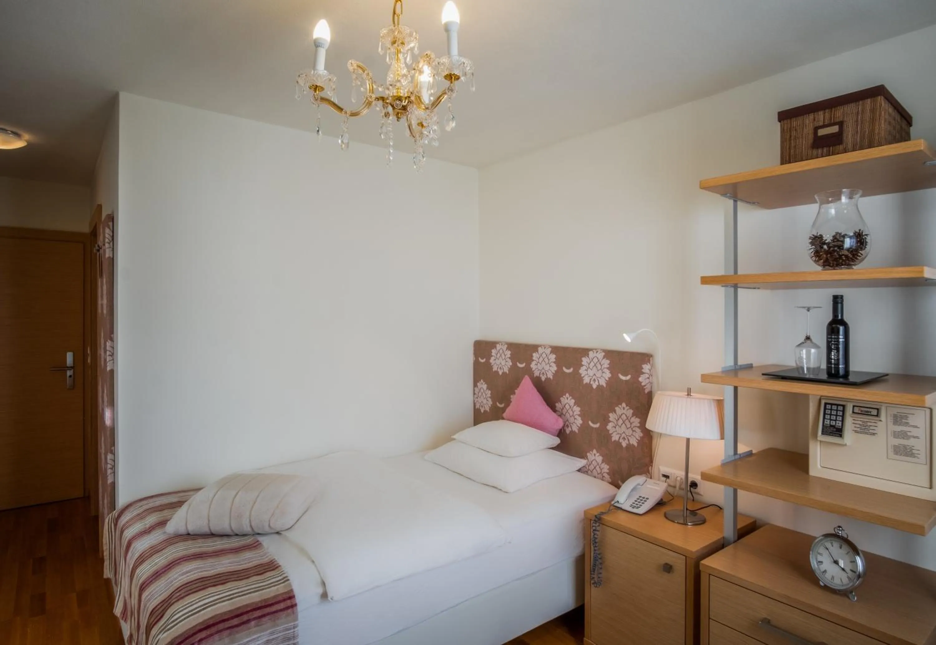 Photo of the whole room, Bed in Hotel Bergkristall Oberlech