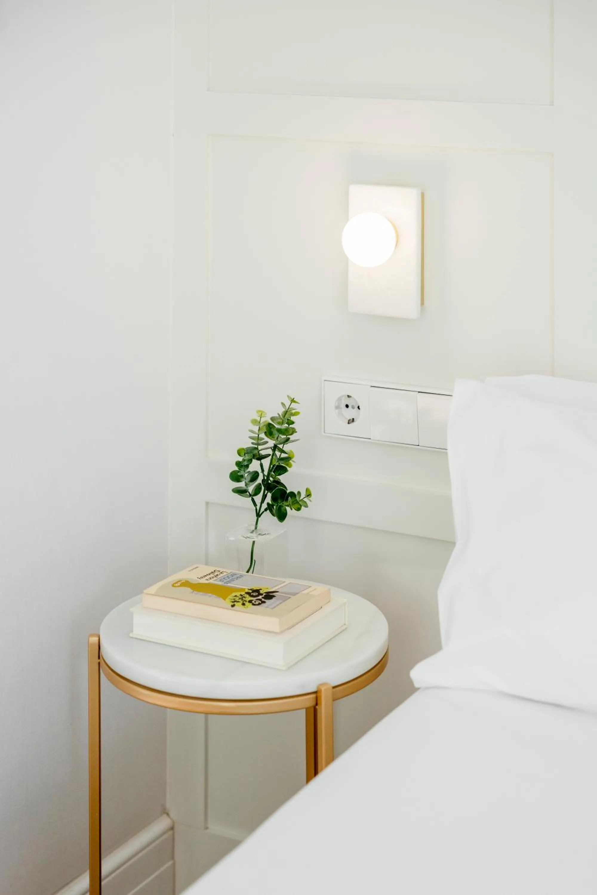 Bed in Room Mate Cosmo - City Centre, Valencia