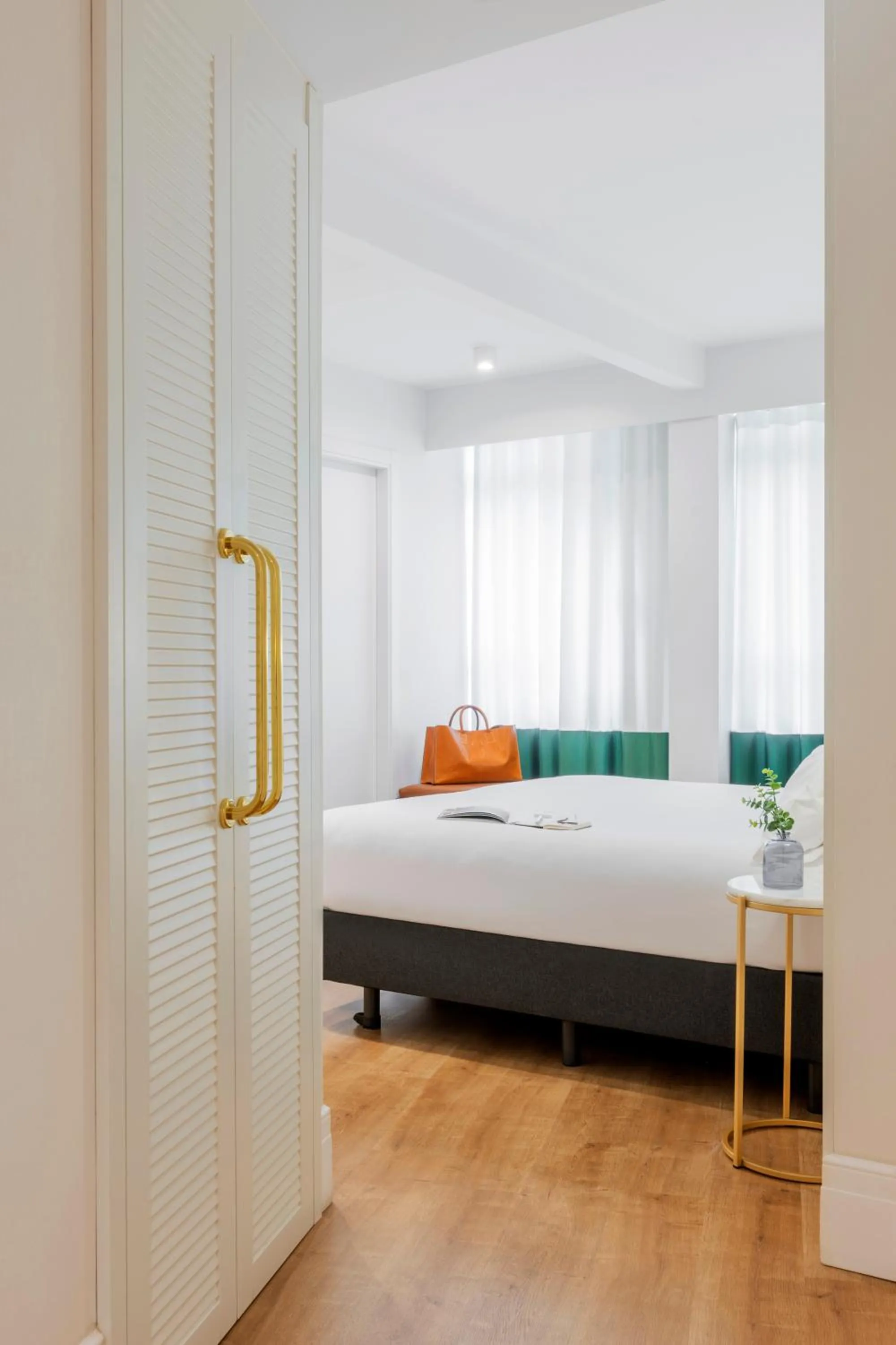 Bed in Room Mate Cosmo - City Centre, Valencia