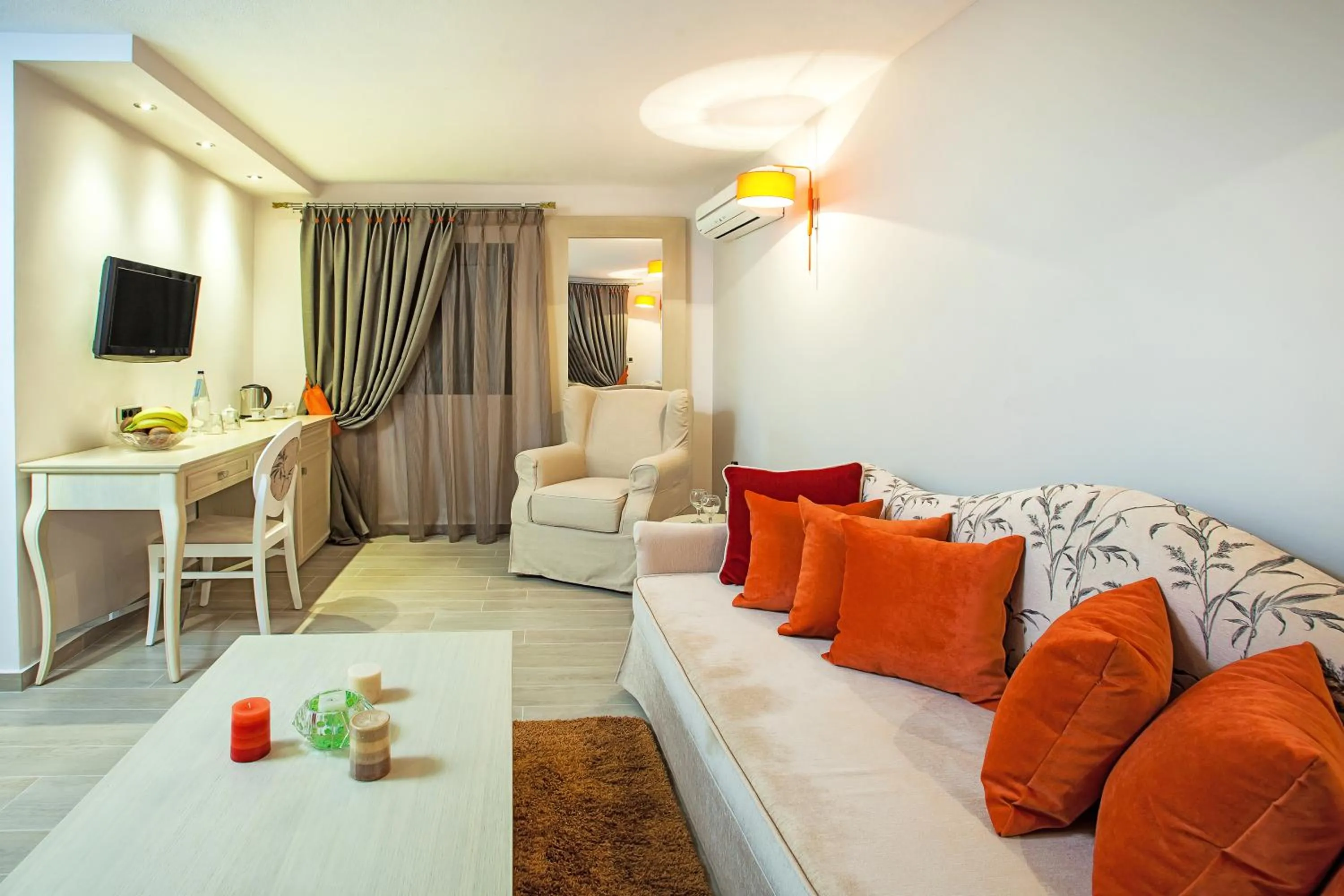 Living room, Bed in Core Hotel