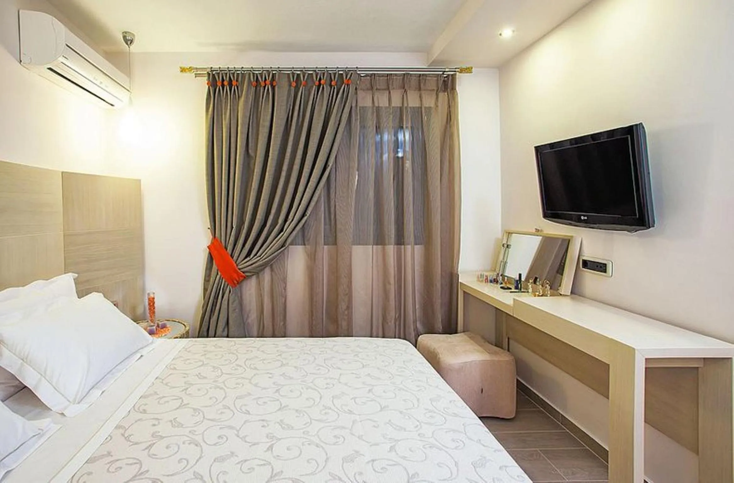 Bedroom, Bed in Core Hotel