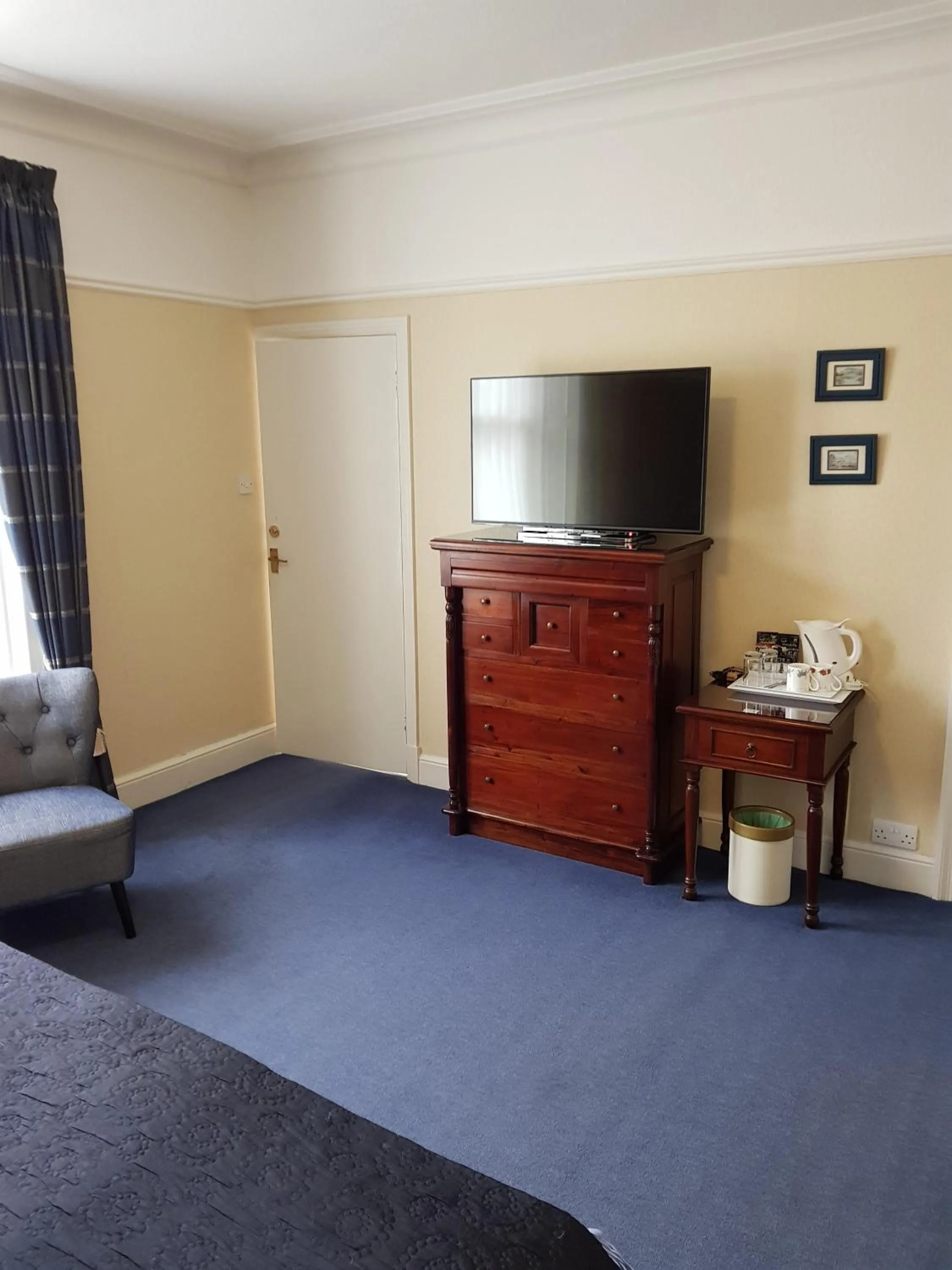 Bedroom, Bed in Hamilton House