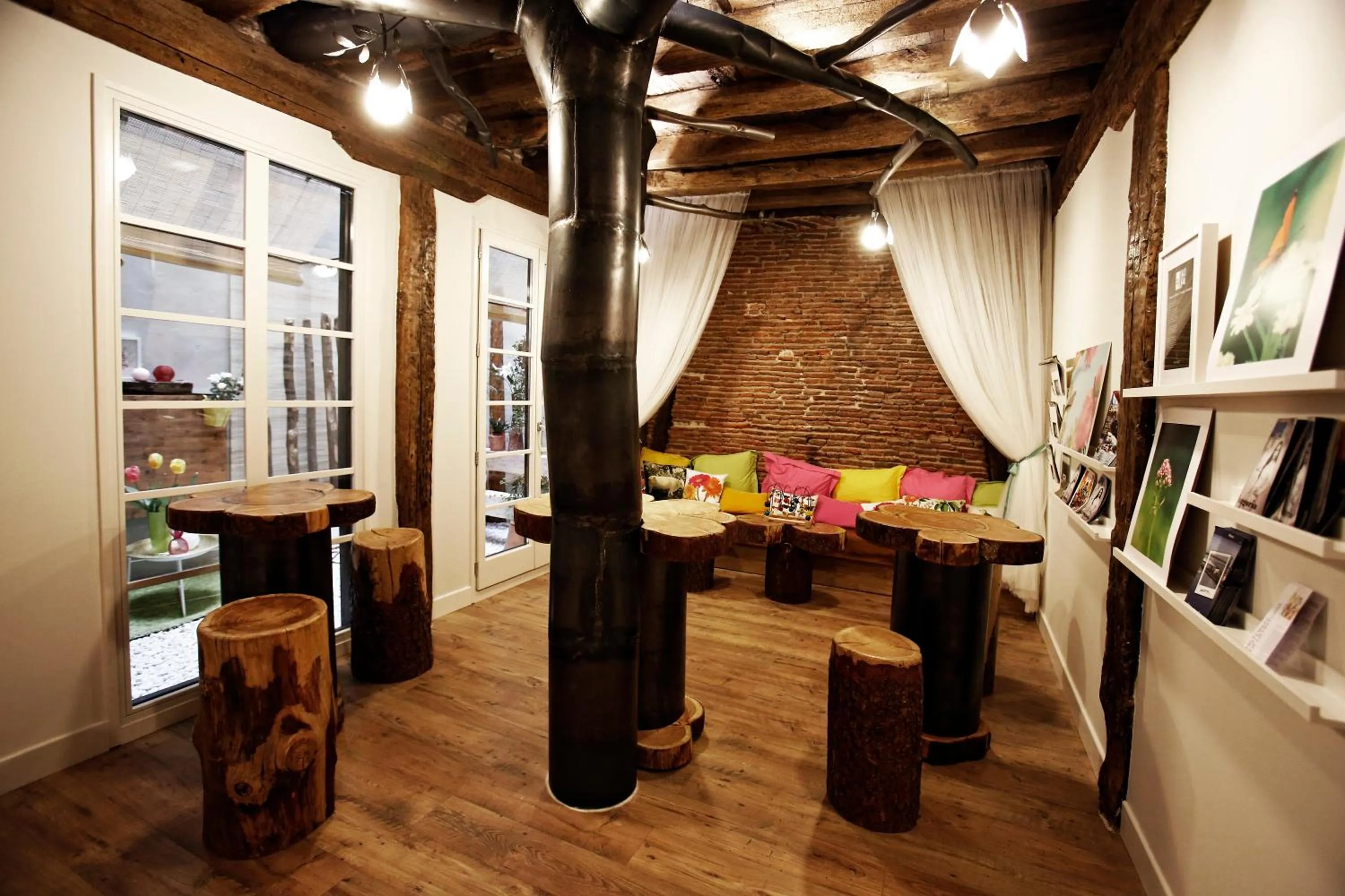 Decorative detail in Pensión Basque Boutique