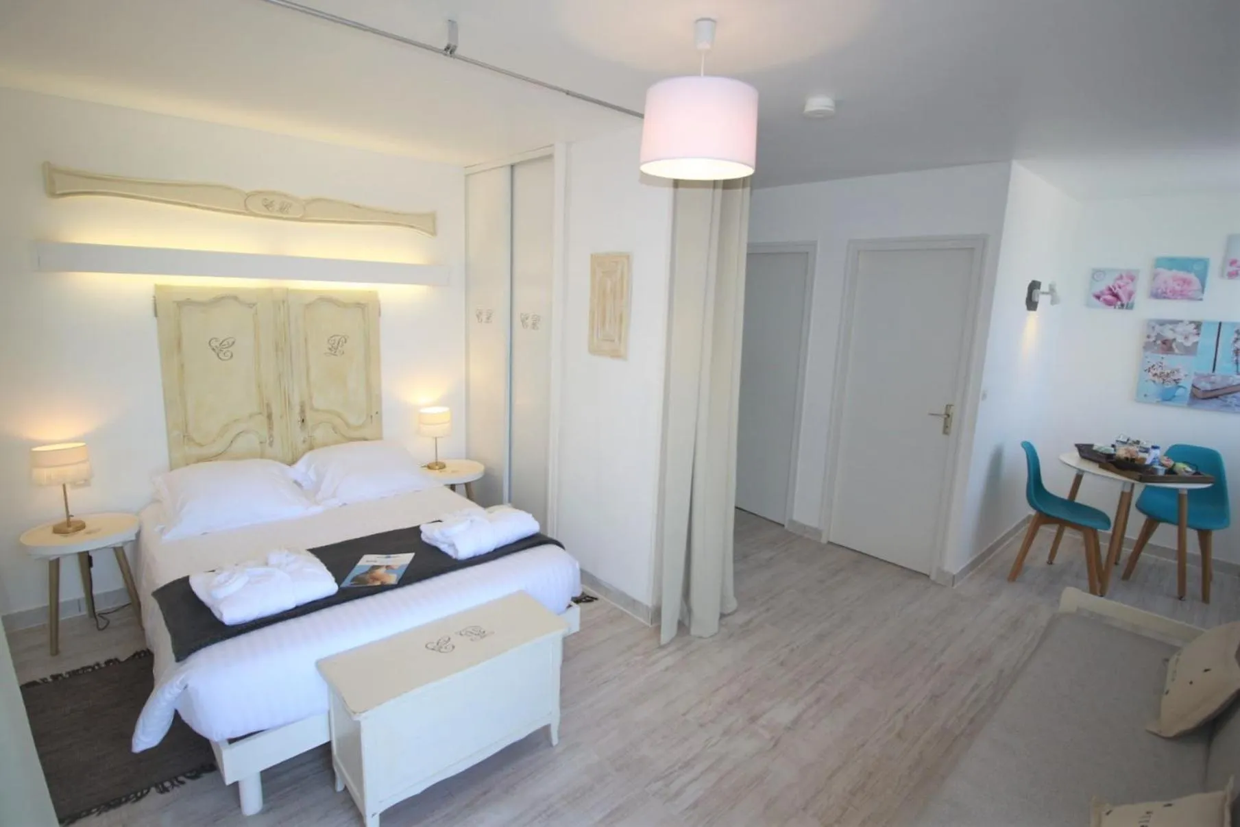 Photo of the whole room, Bed in Hôtel Au Clos Paillé La Roche Posay