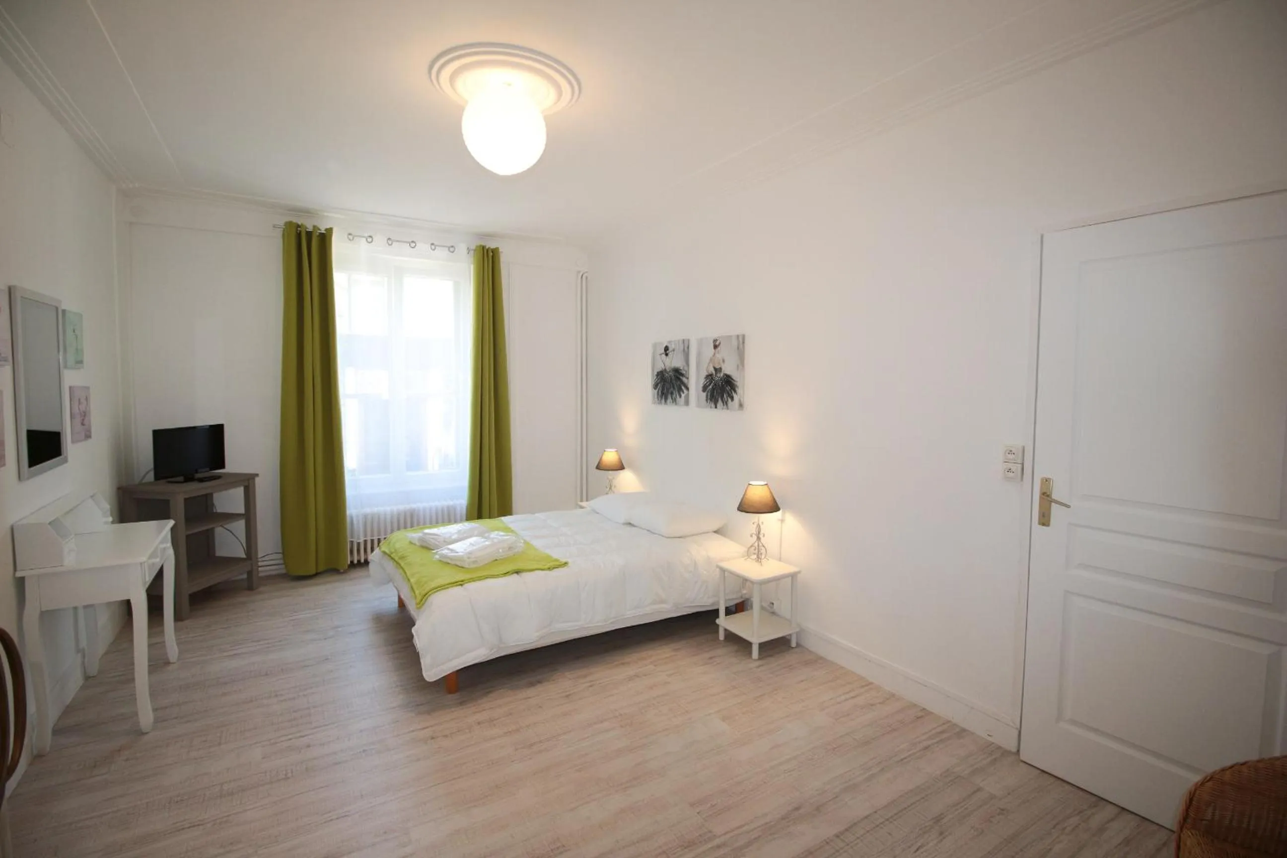 Photo of the whole room, Bed in Hôtel Au Clos Paillé La Roche Posay