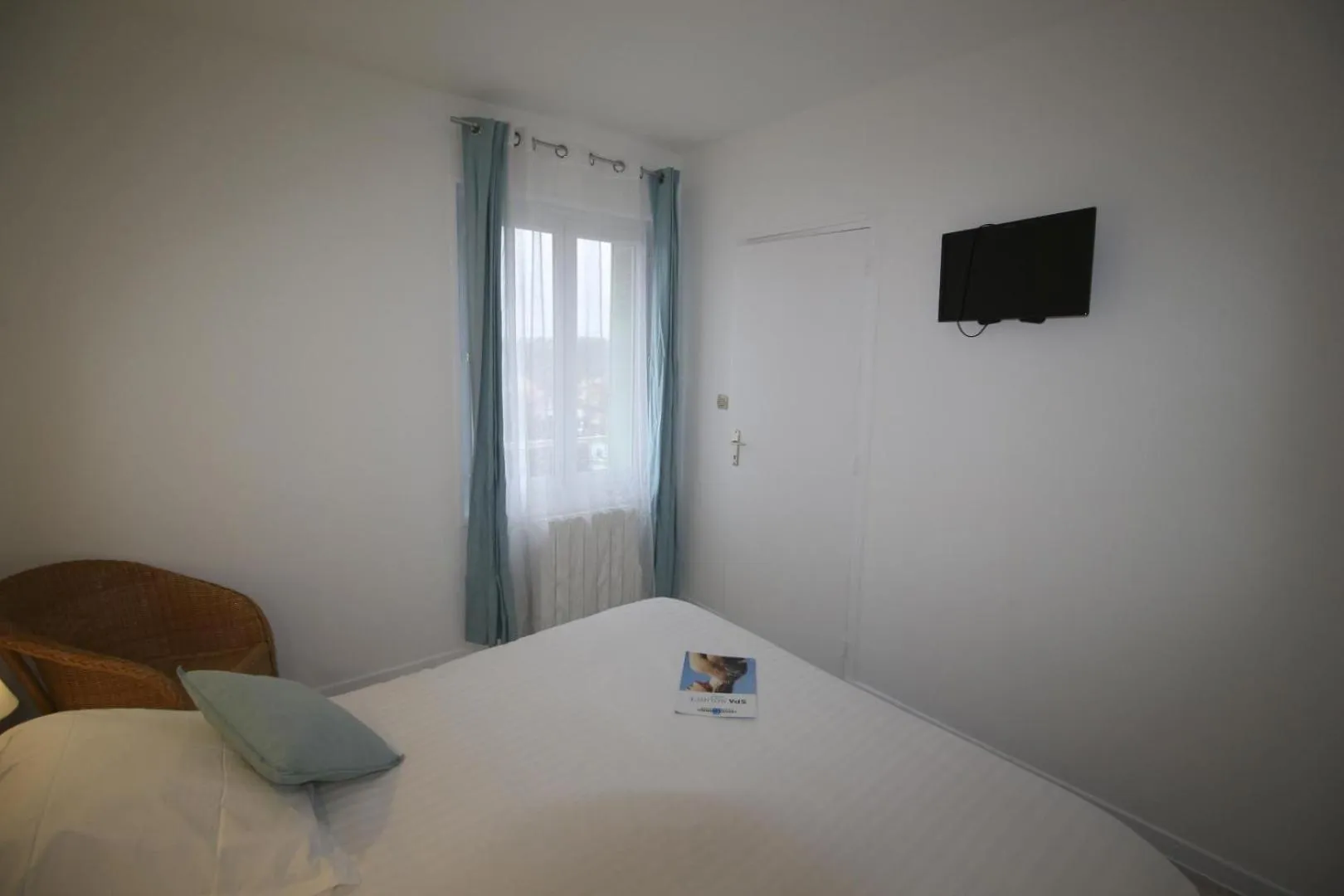 Photo of the whole room, Bed in Hôtel Au Clos Paillé La Roche Posay