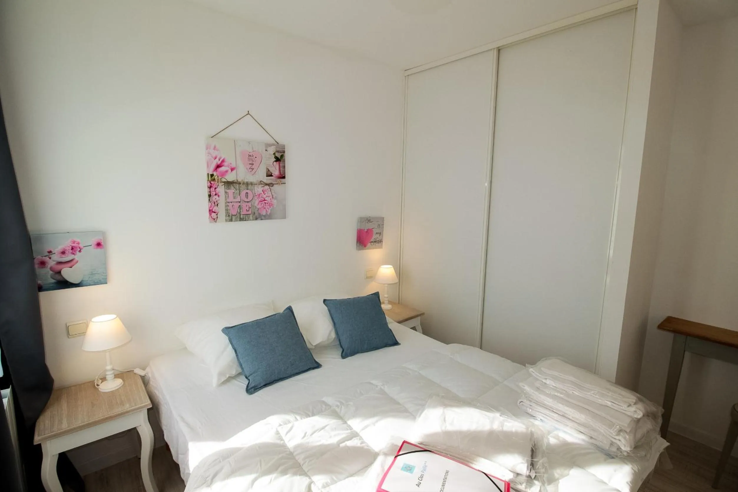 Photo of the whole room, Bed in Hôtel Au Clos Paillé La Roche Posay