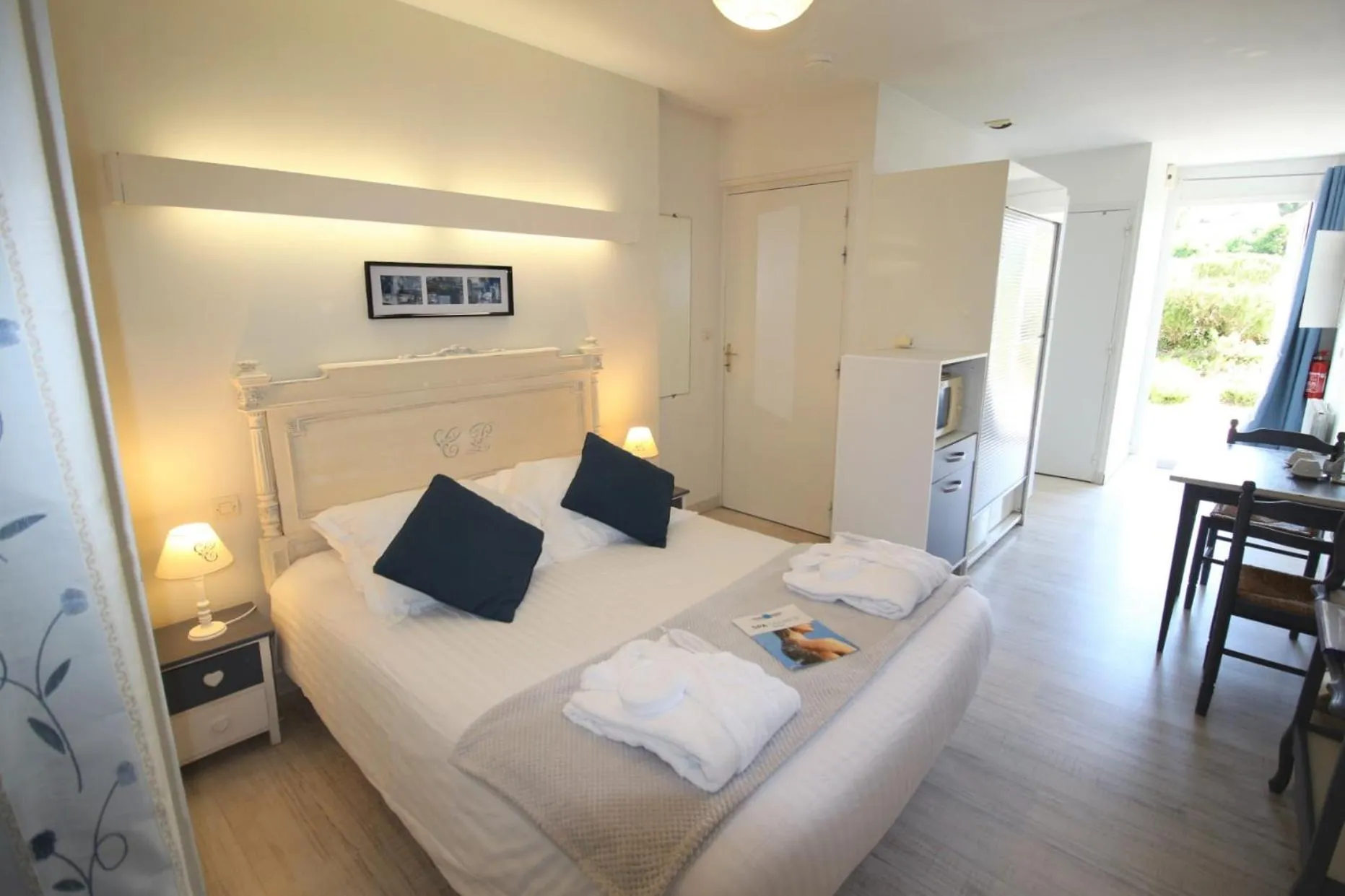 Photo of the whole room, Bed in Hôtel Au Clos Paillé La Roche Posay