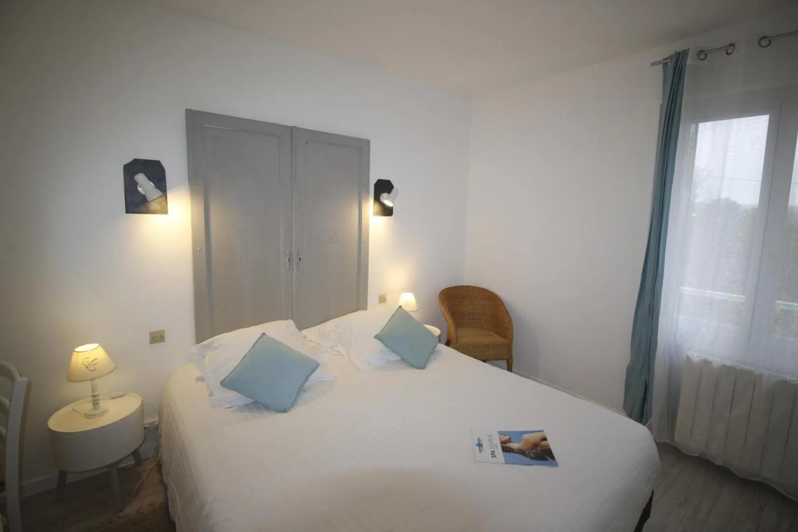 Photo of the whole room, Bed in Hôtel Au Clos Paillé La Roche Posay