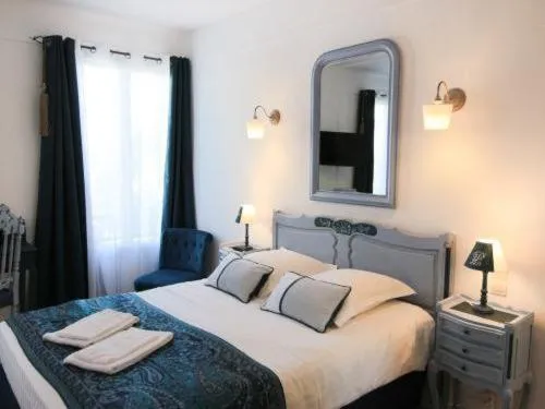 Photo of the whole room, Bed in Hôtel Au Clos Paillé La Roche Posay