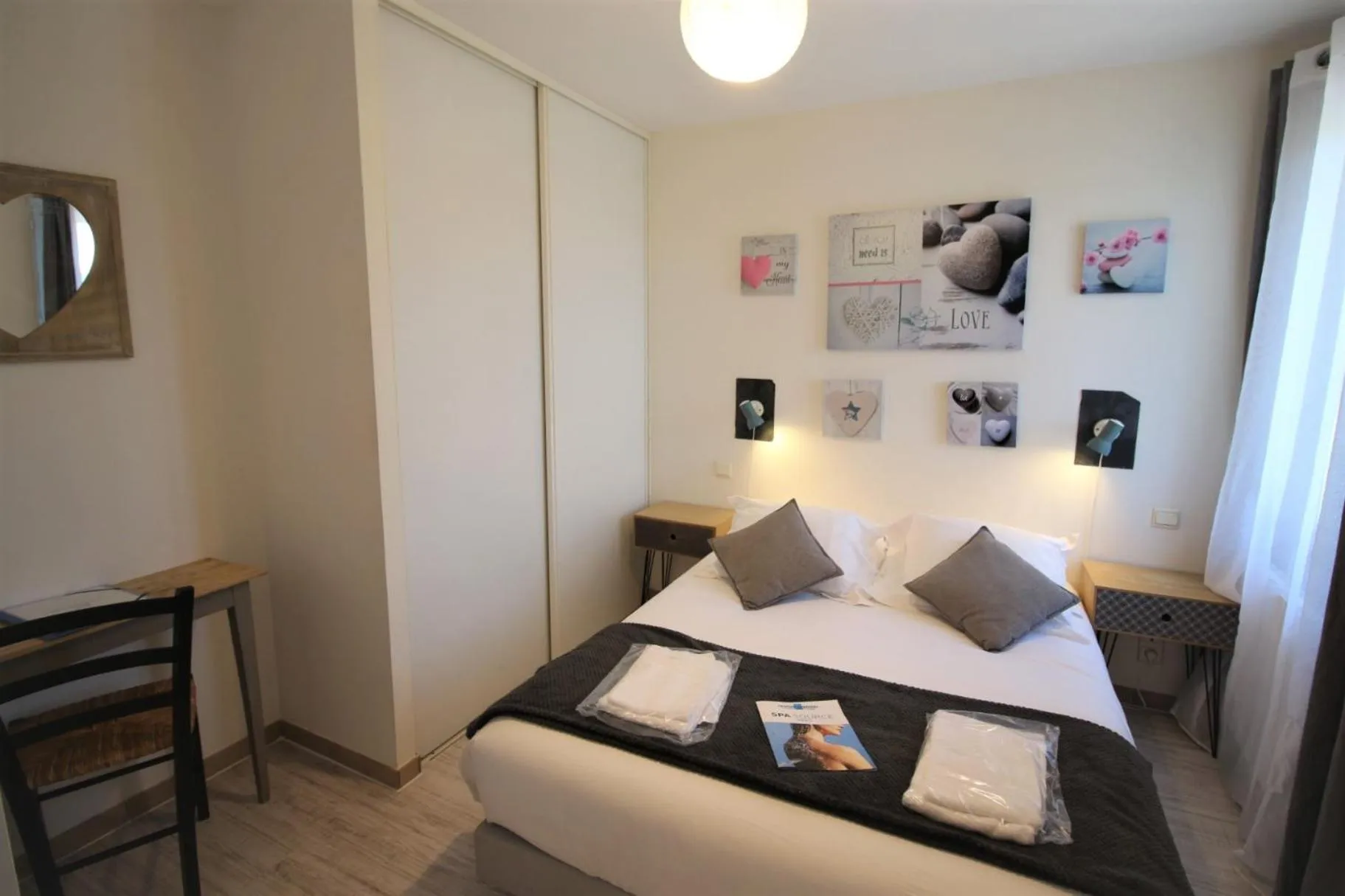 Photo of the whole room, Bed in Hôtel Au Clos Paillé La Roche Posay