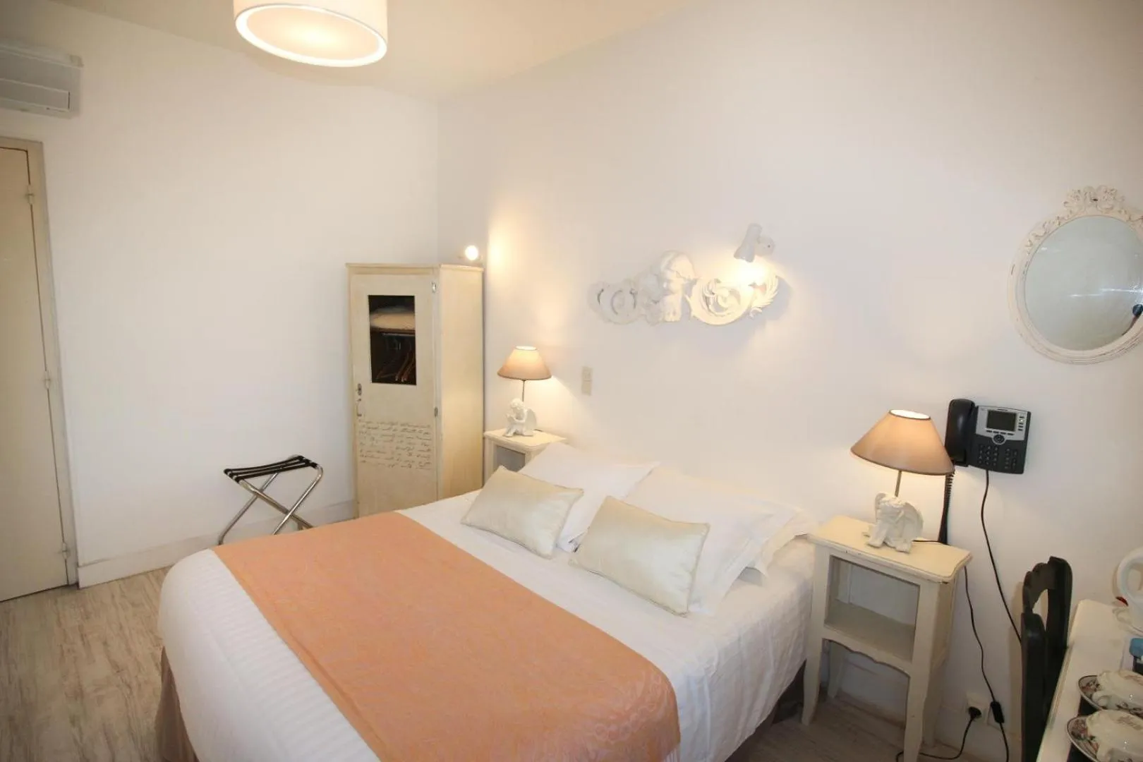 Photo of the whole room, Bed in Hôtel Au Clos Paillé La Roche Posay