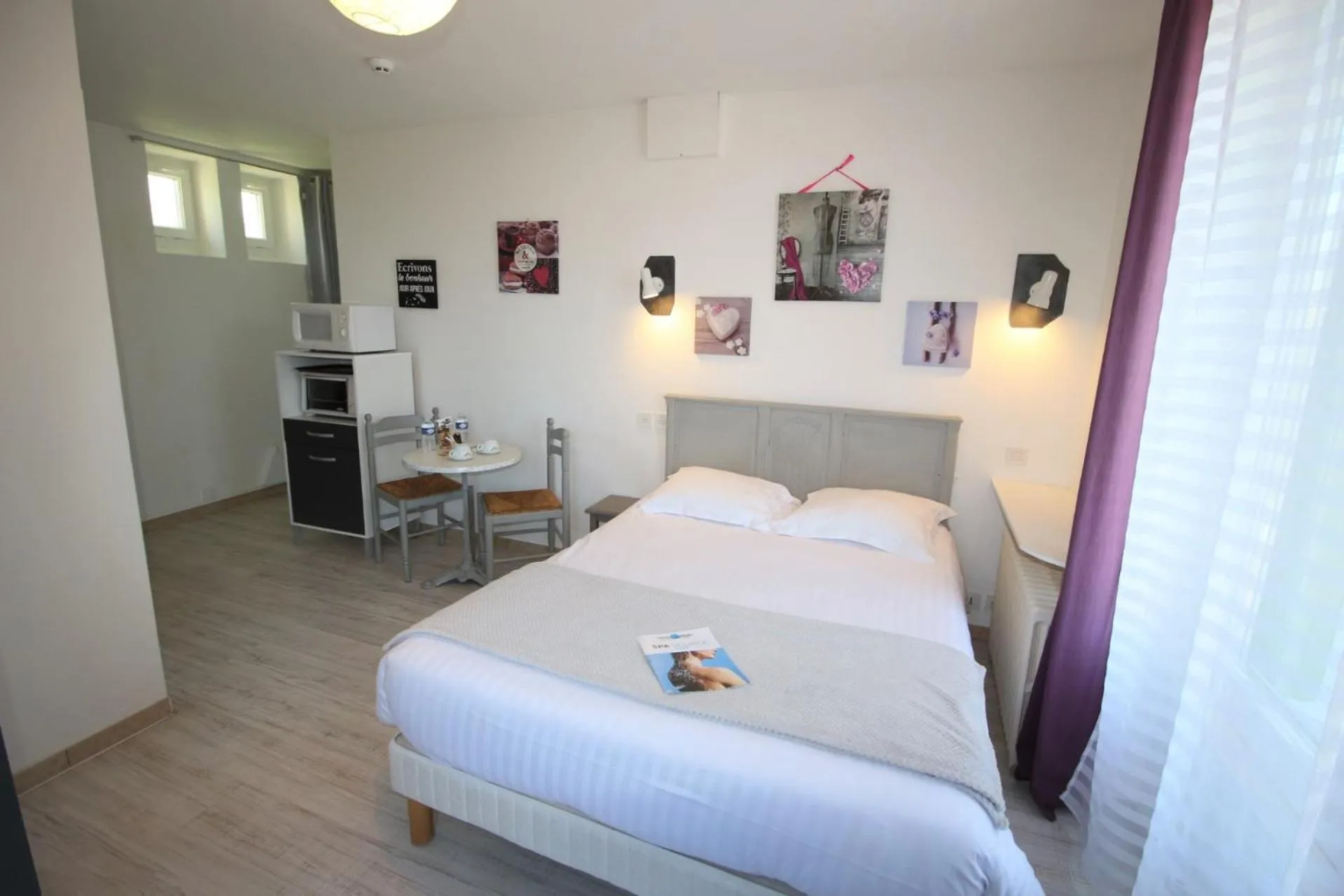 Photo of the whole room, Bed in Hôtel Au Clos Paillé La Roche Posay