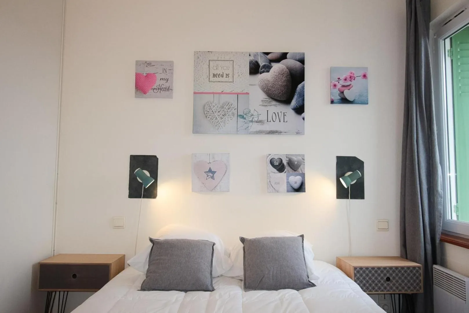 Bedroom, Bed in Hôtel Au Clos Paillé La Roche Posay