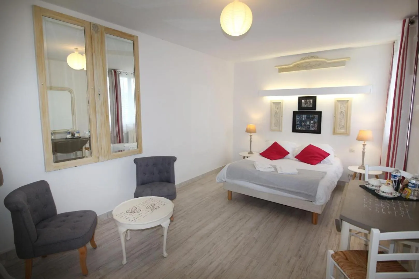 Photo of the whole room, Bed in Hôtel Au Clos Paillé La Roche Posay