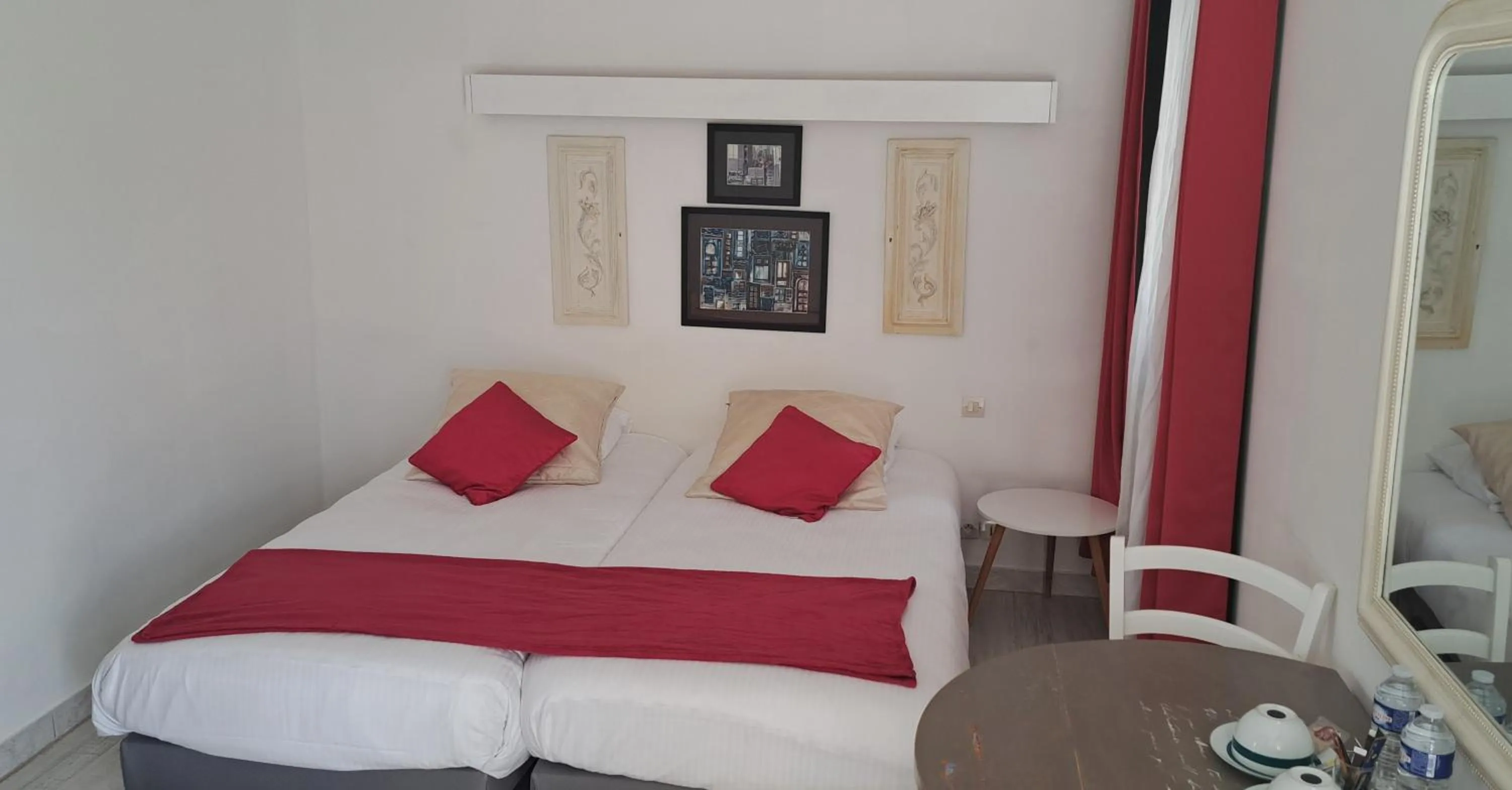 Bed in Hôtel Au Clos Paillé La Roche Posay