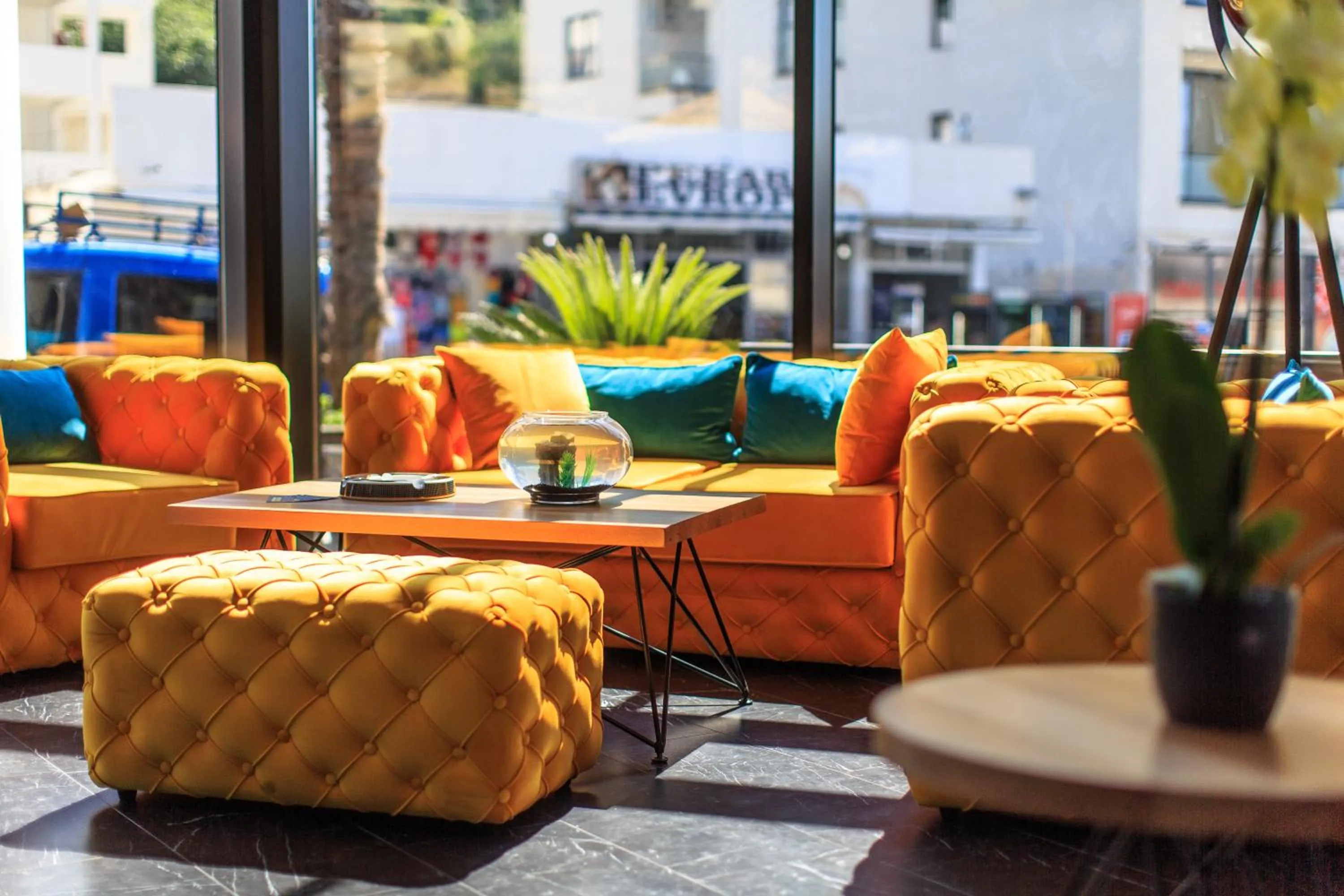 Communal lounge/ TV room in Hotel Del Medio