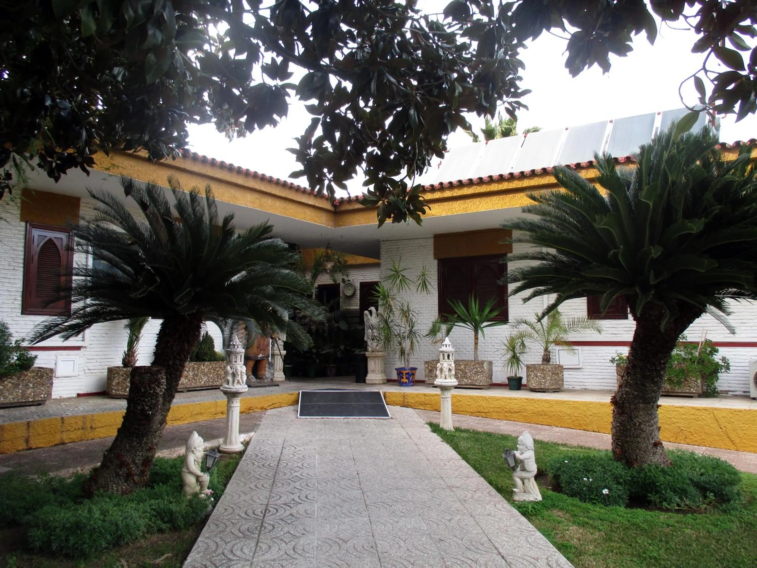 Photo of the whole room in Hotel Gines