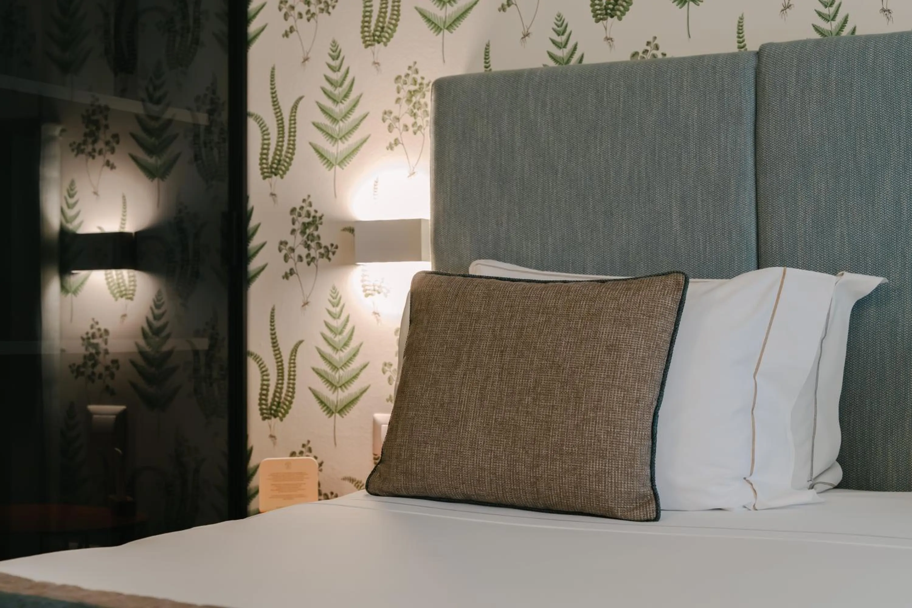 Bed in Grand Hotel Portovenere