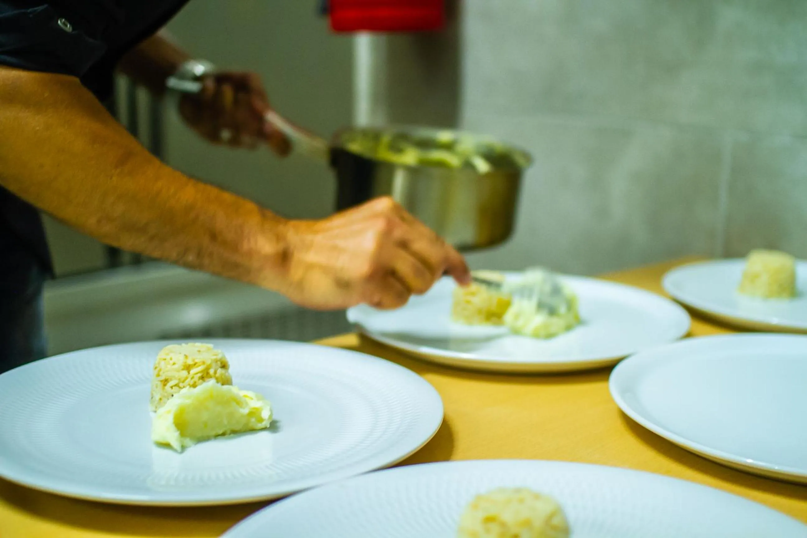 Restaurant/places to eat in SUNSET HOTEL