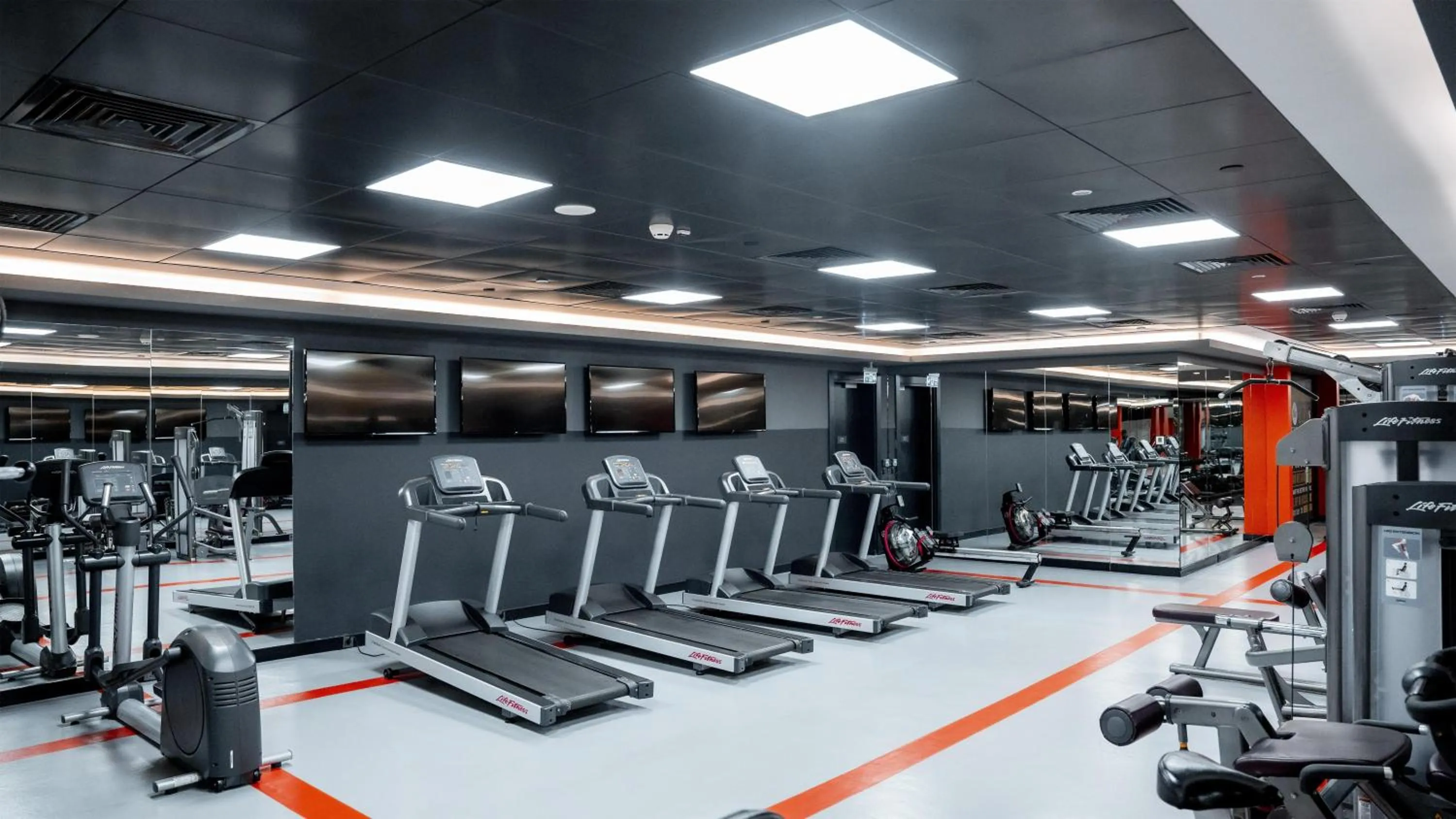 Fitness centre/facilities in Radisson Blu Hotel & Conference Center, Niamey