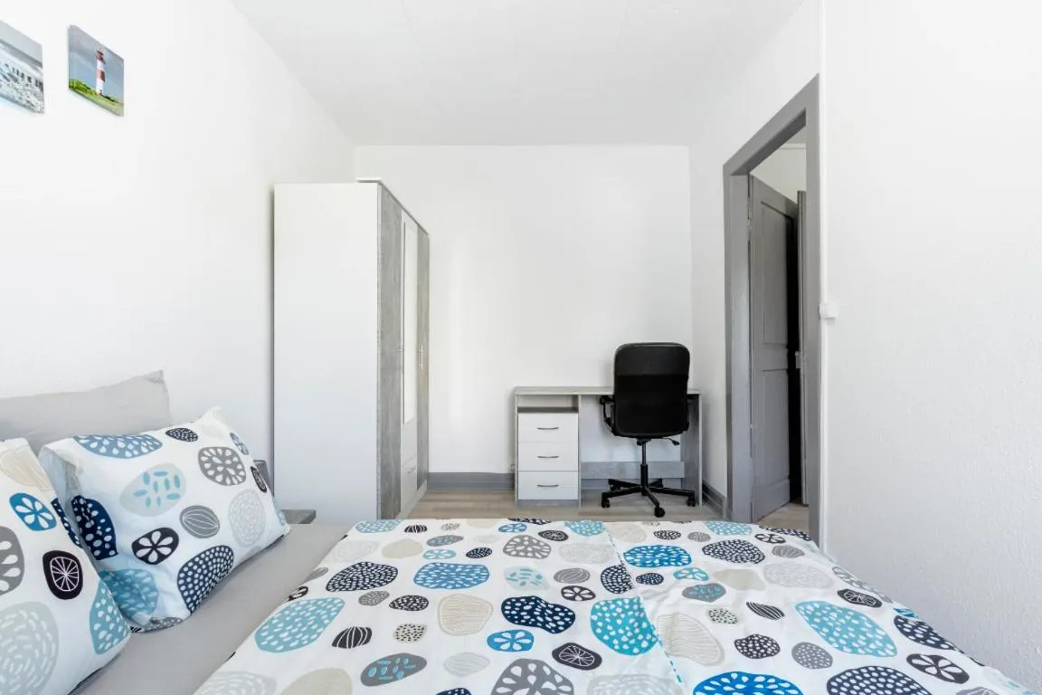 Bedroom, Bed in Comfort Stay Basel Airport 1B46