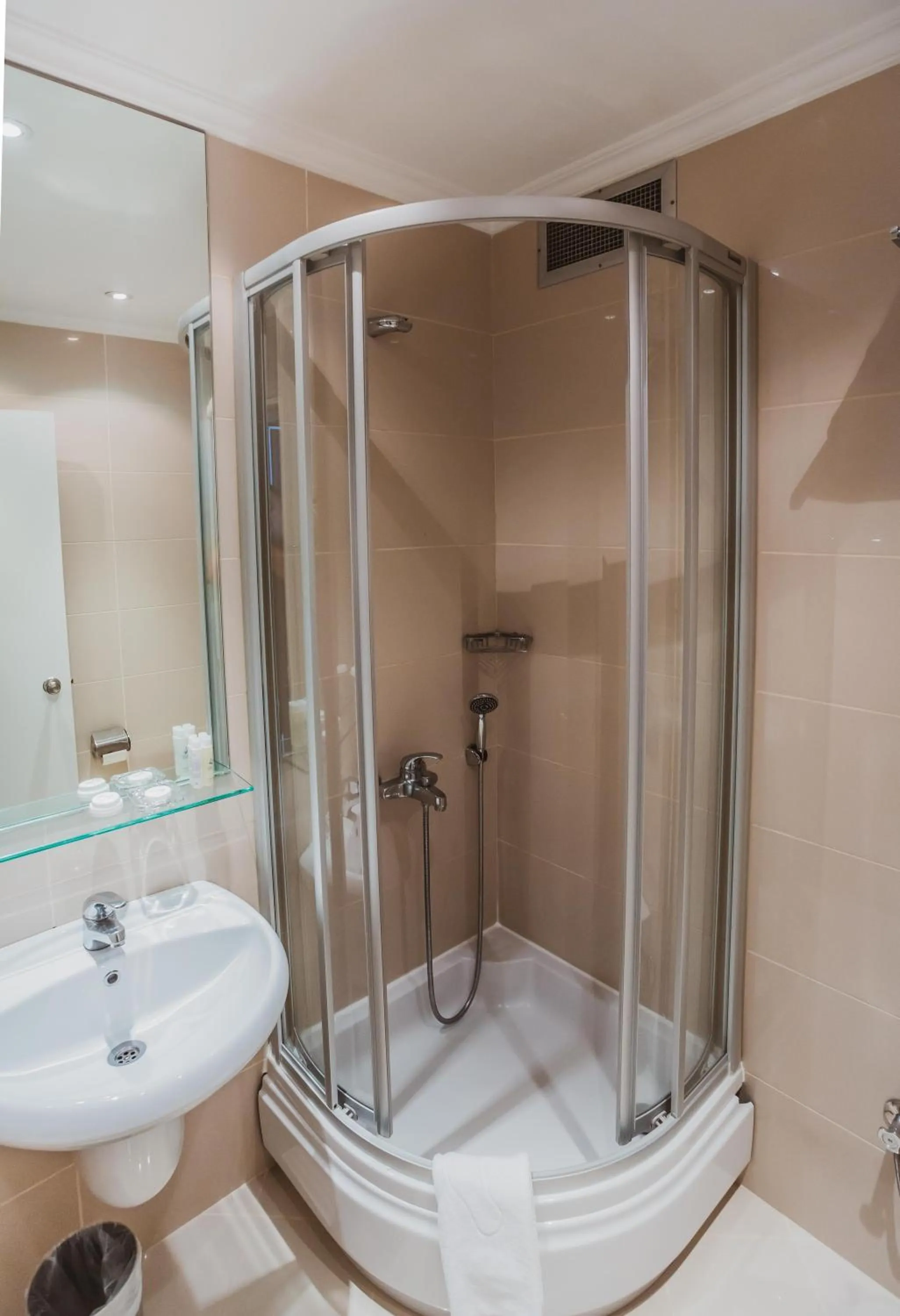 Bathroom in Kalyon Hotel Istanbul