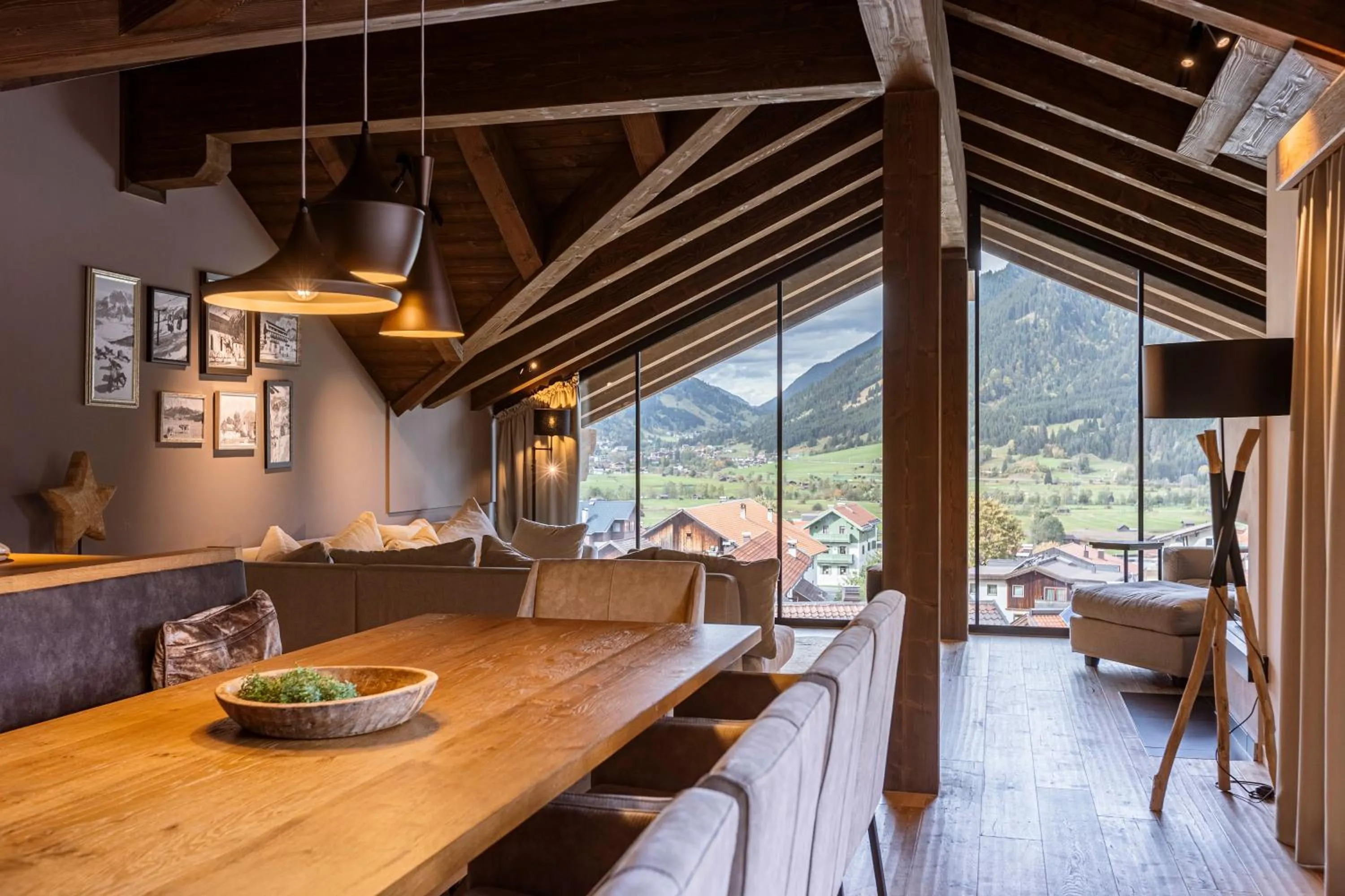 Living room in Bergresort Zugspitze Ehrwald by ALPS RESORTS