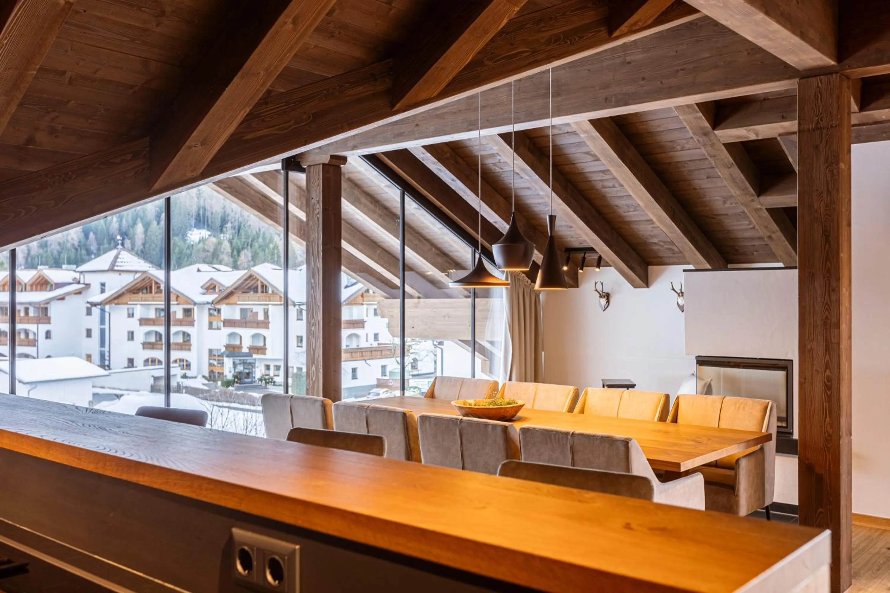 Dining area in Bergresort Zugspitze Ehrwald by ALPS RESORTS