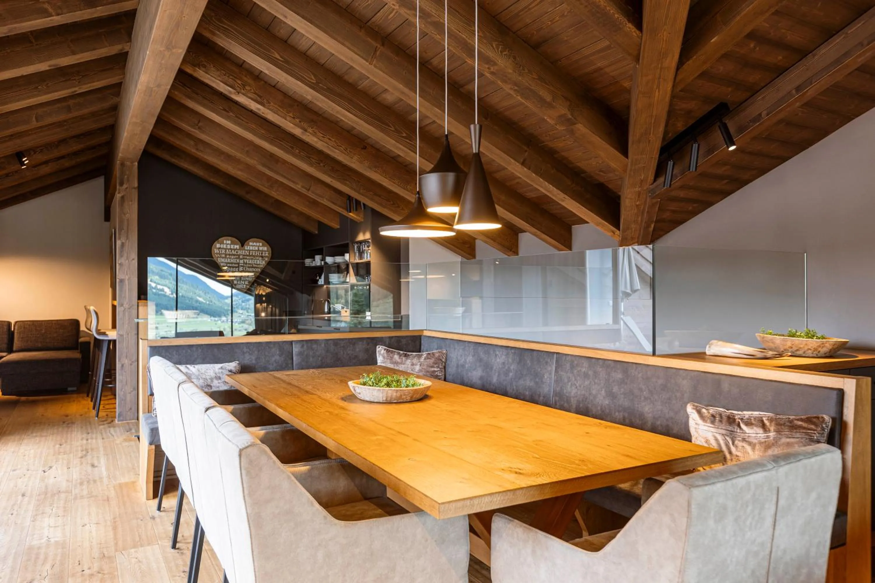 Dining area in Bergresort Zugspitze Ehrwald by ALPS RESORTS
