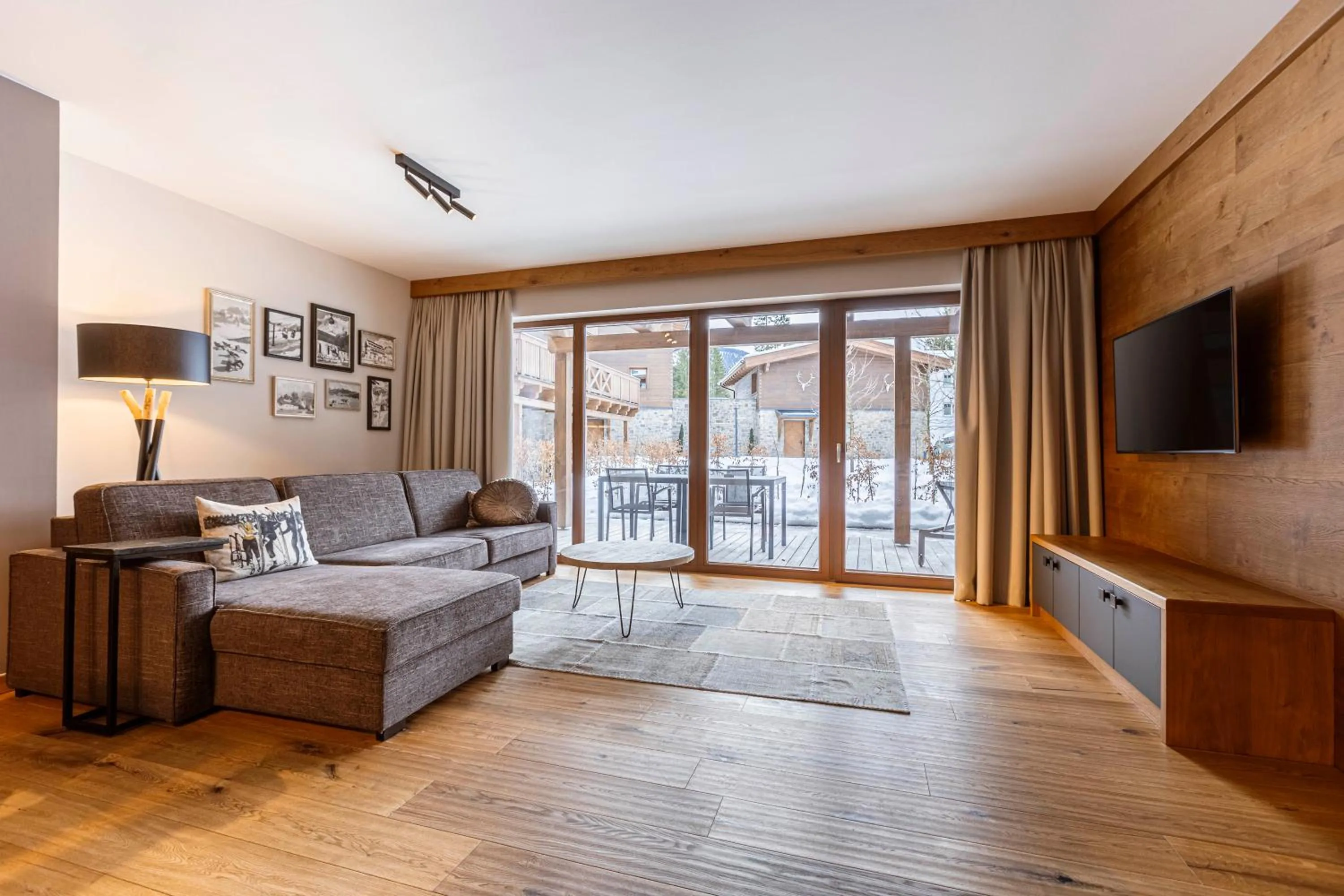 Living room in Bergresort Zugspitze Ehrwald by ALPS RESORTS