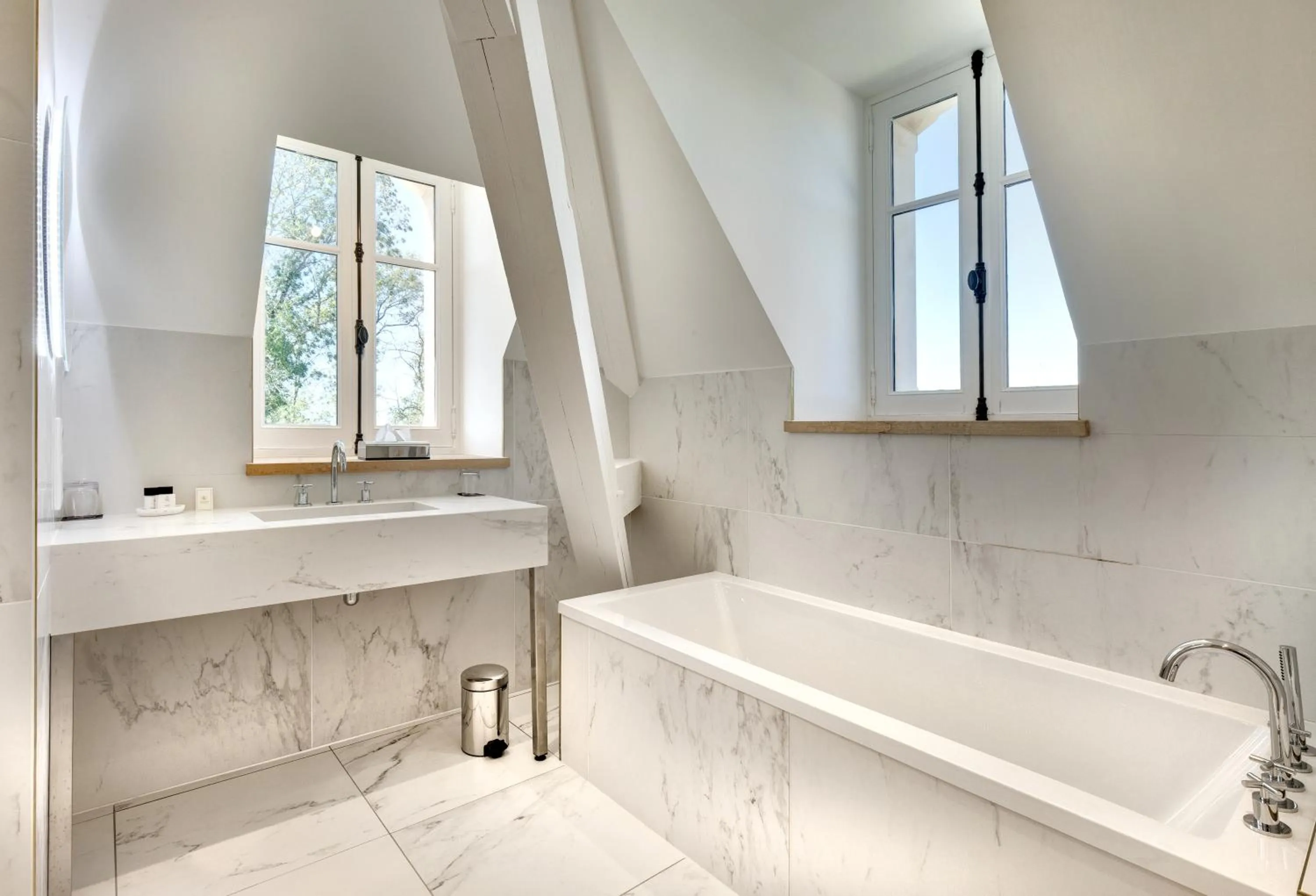 Bathroom in Alexandra Palace - La Maison Younan