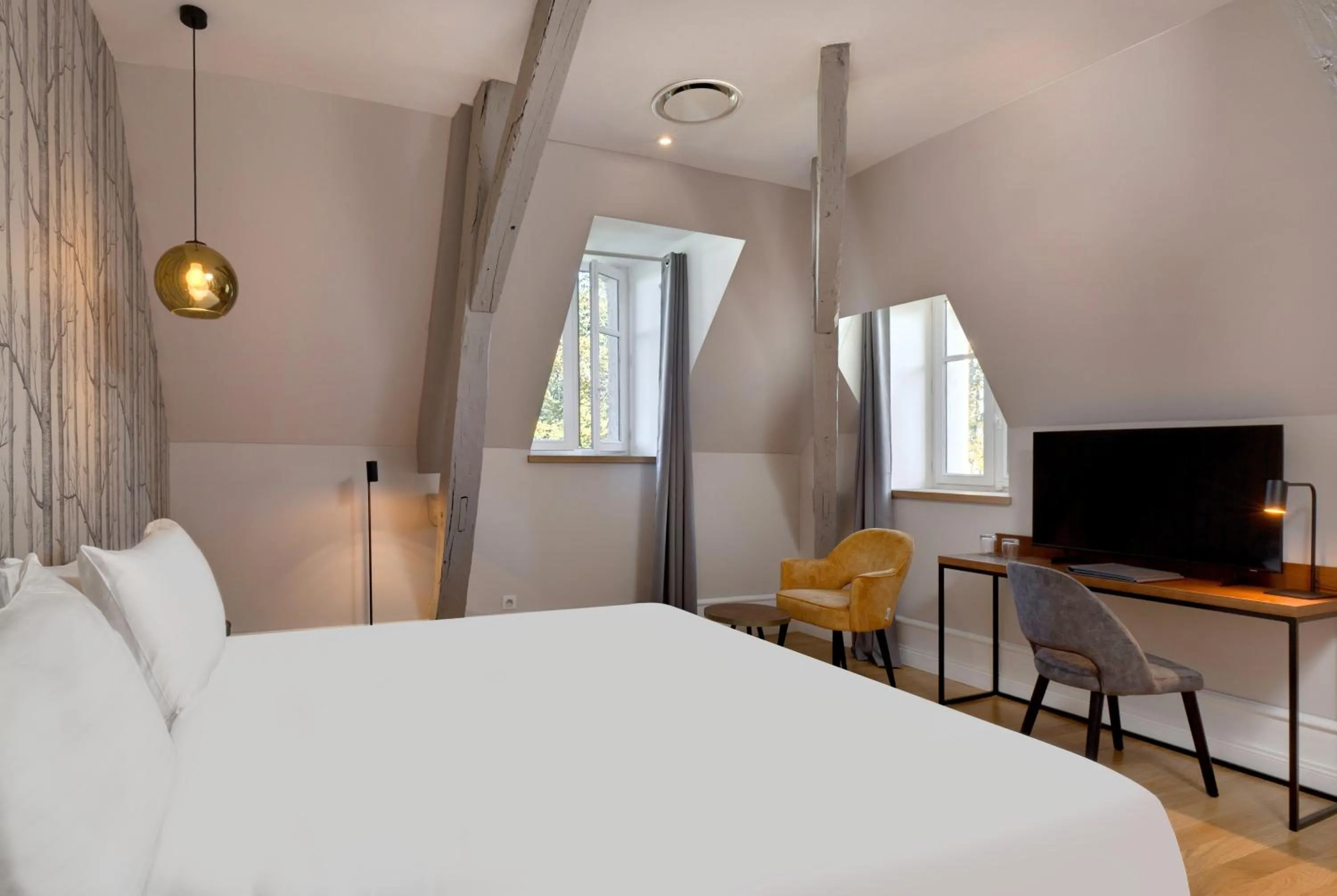 Property building, Bed in Alexandra Palace - La Maison Younan