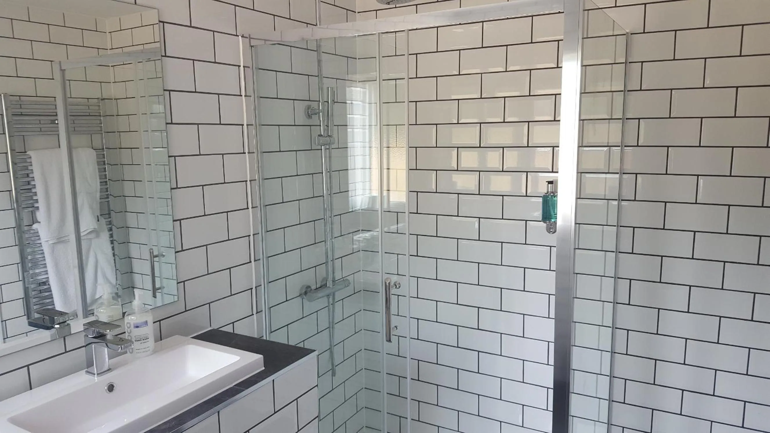 Bathroom in Oakside Lodge Guest House