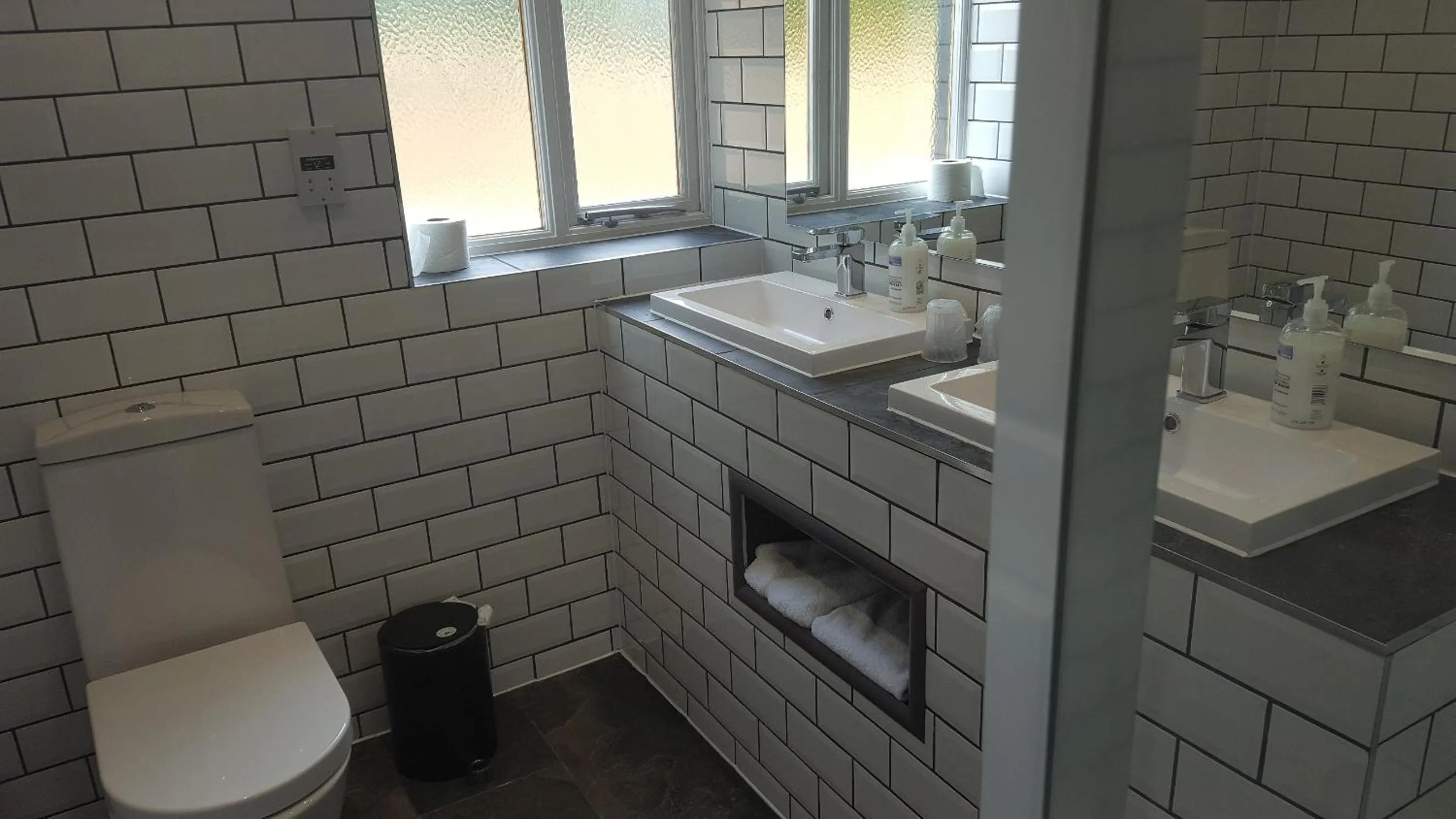 Bathroom in Oakside Lodge Guest House